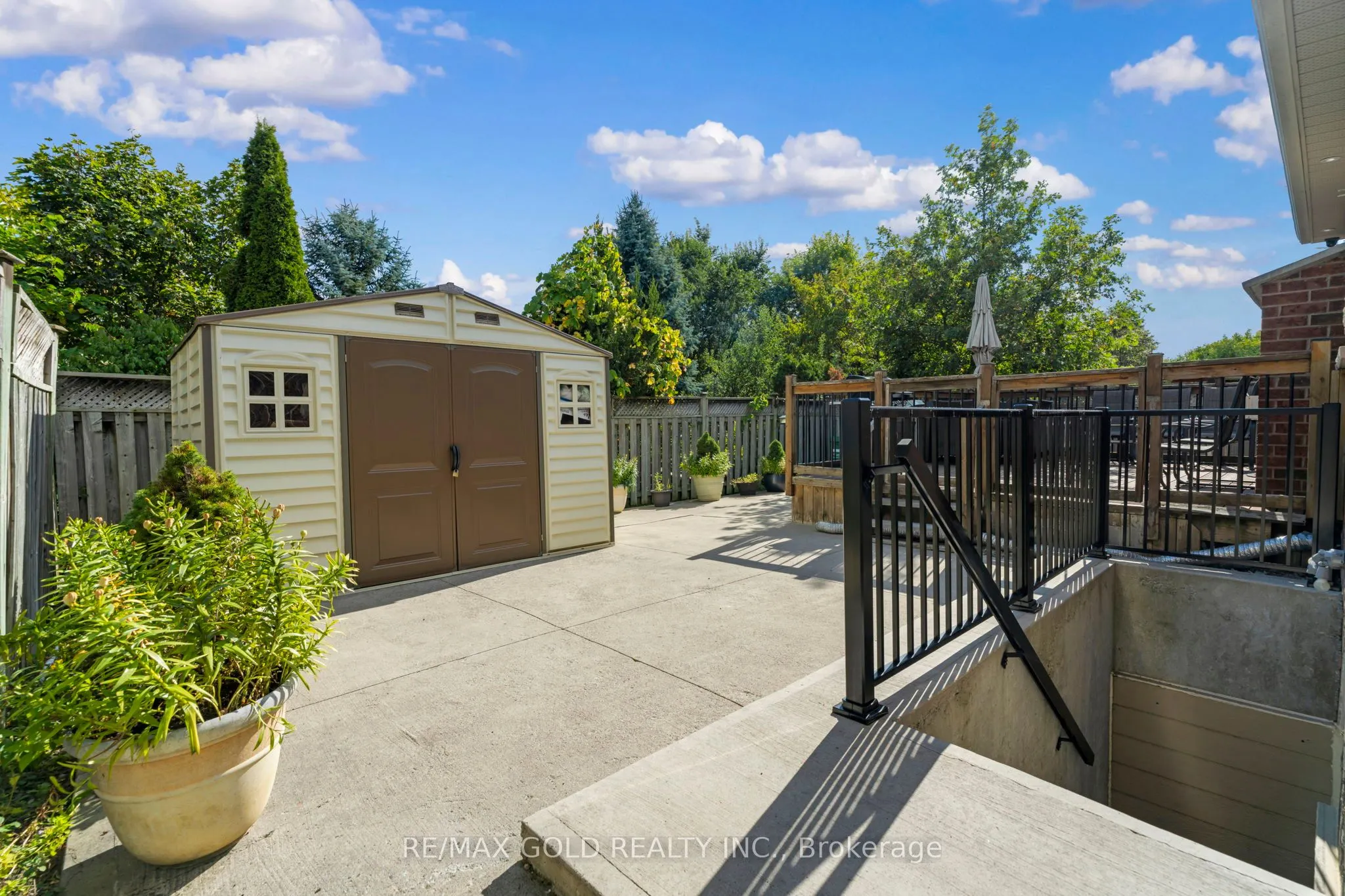 46 Cobblestone Court