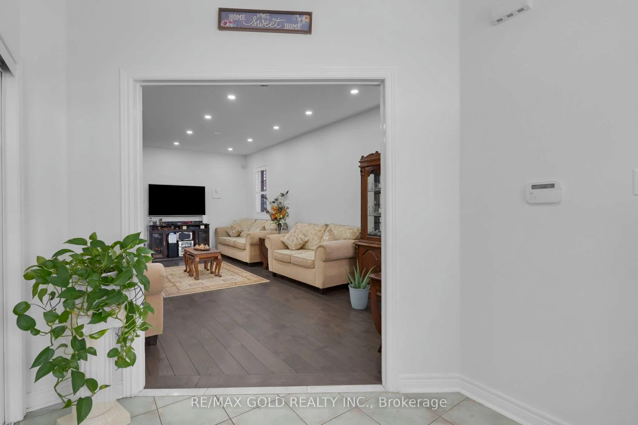 46 Cobblestone Court