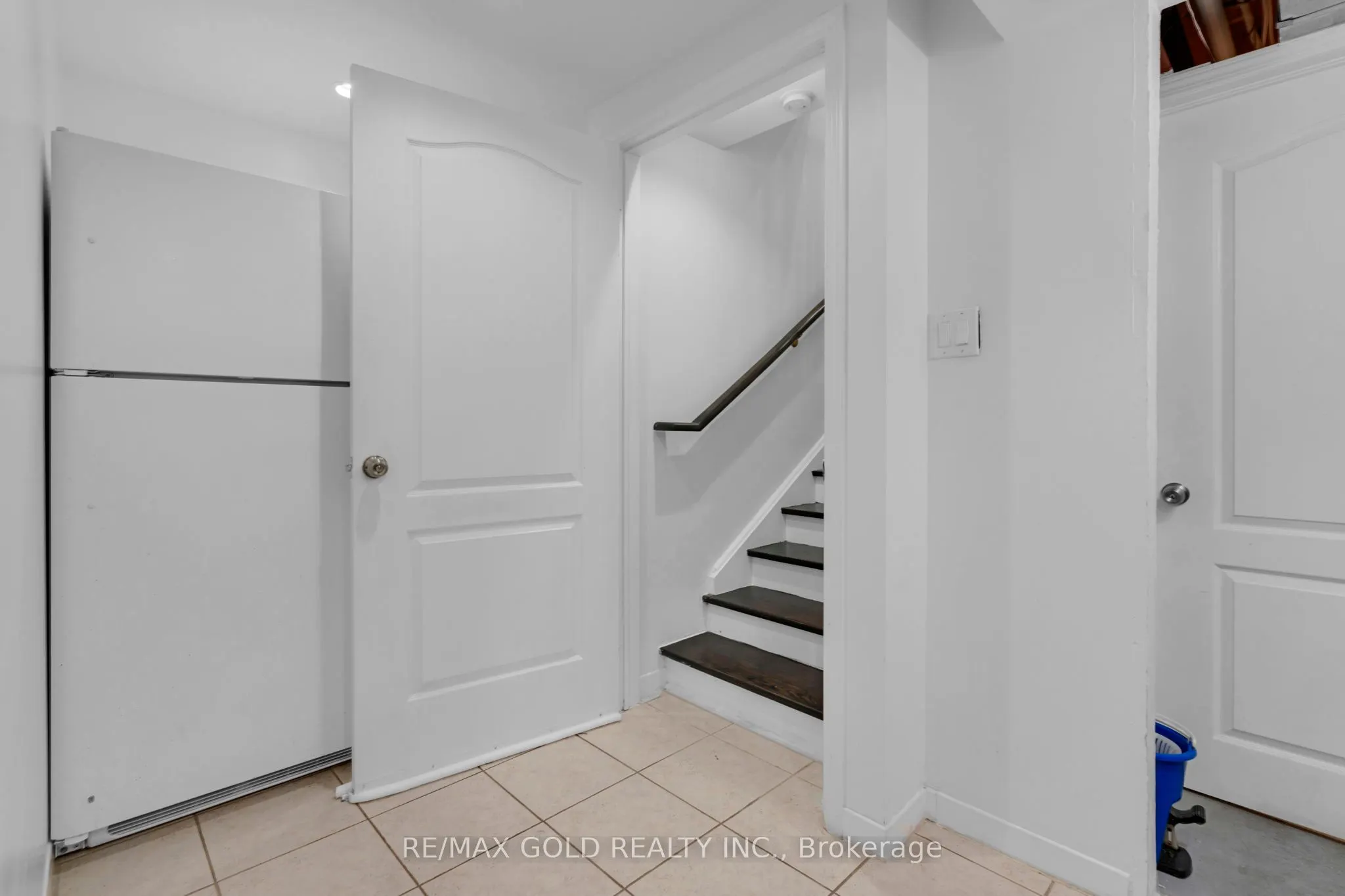 46 Cobblestone Court