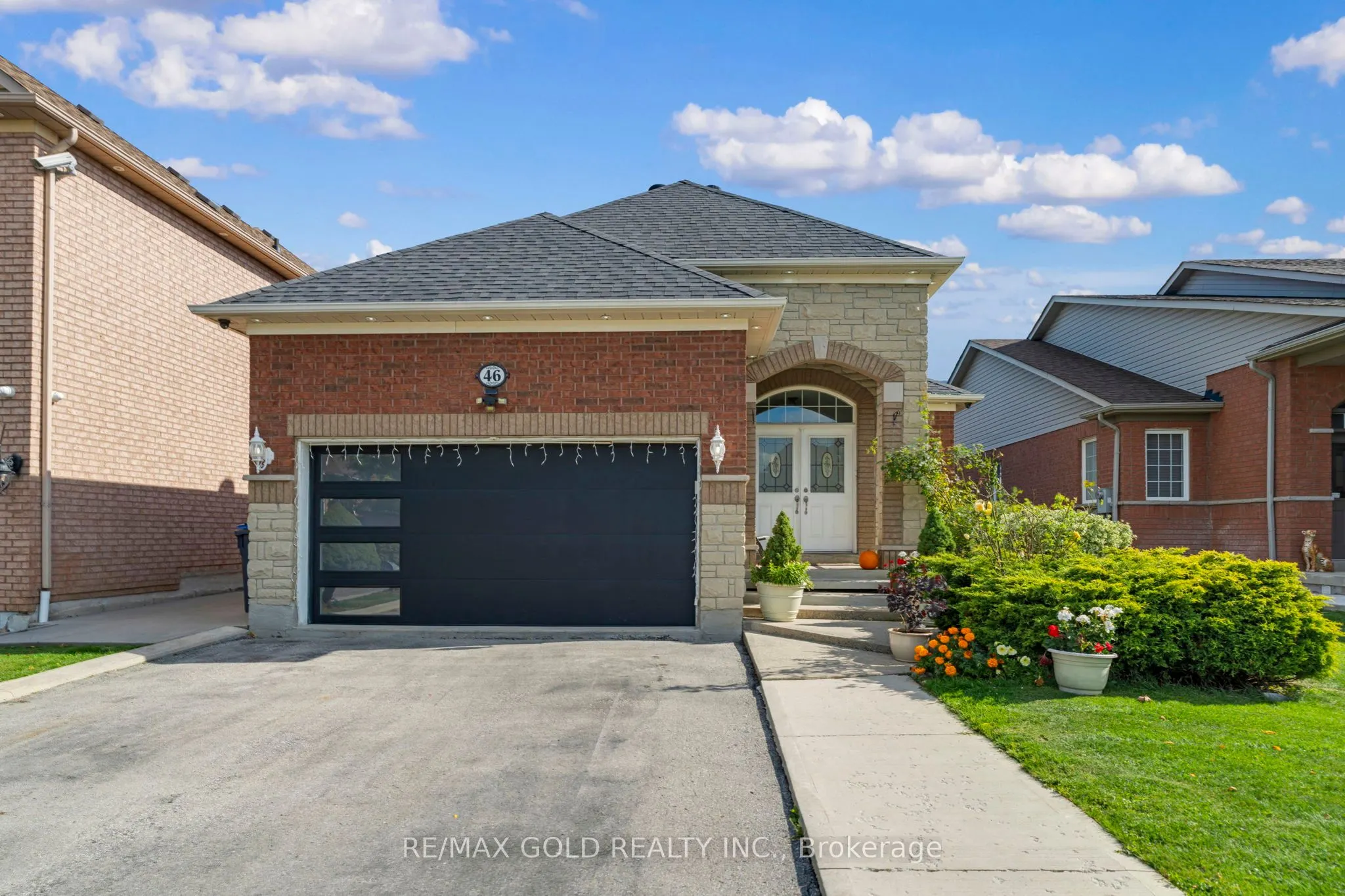 46 Cobblestone Court