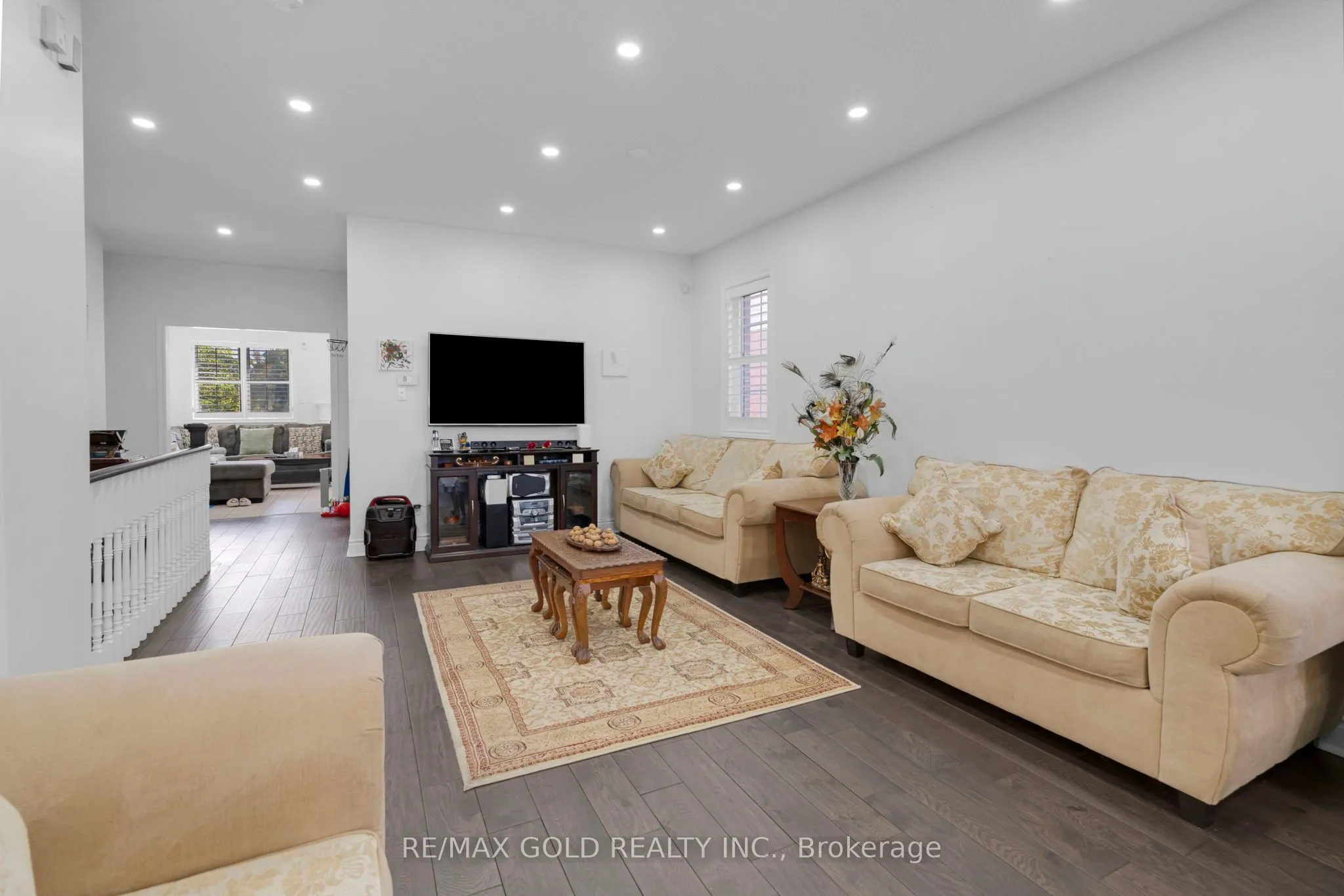 46 Cobblestone Court