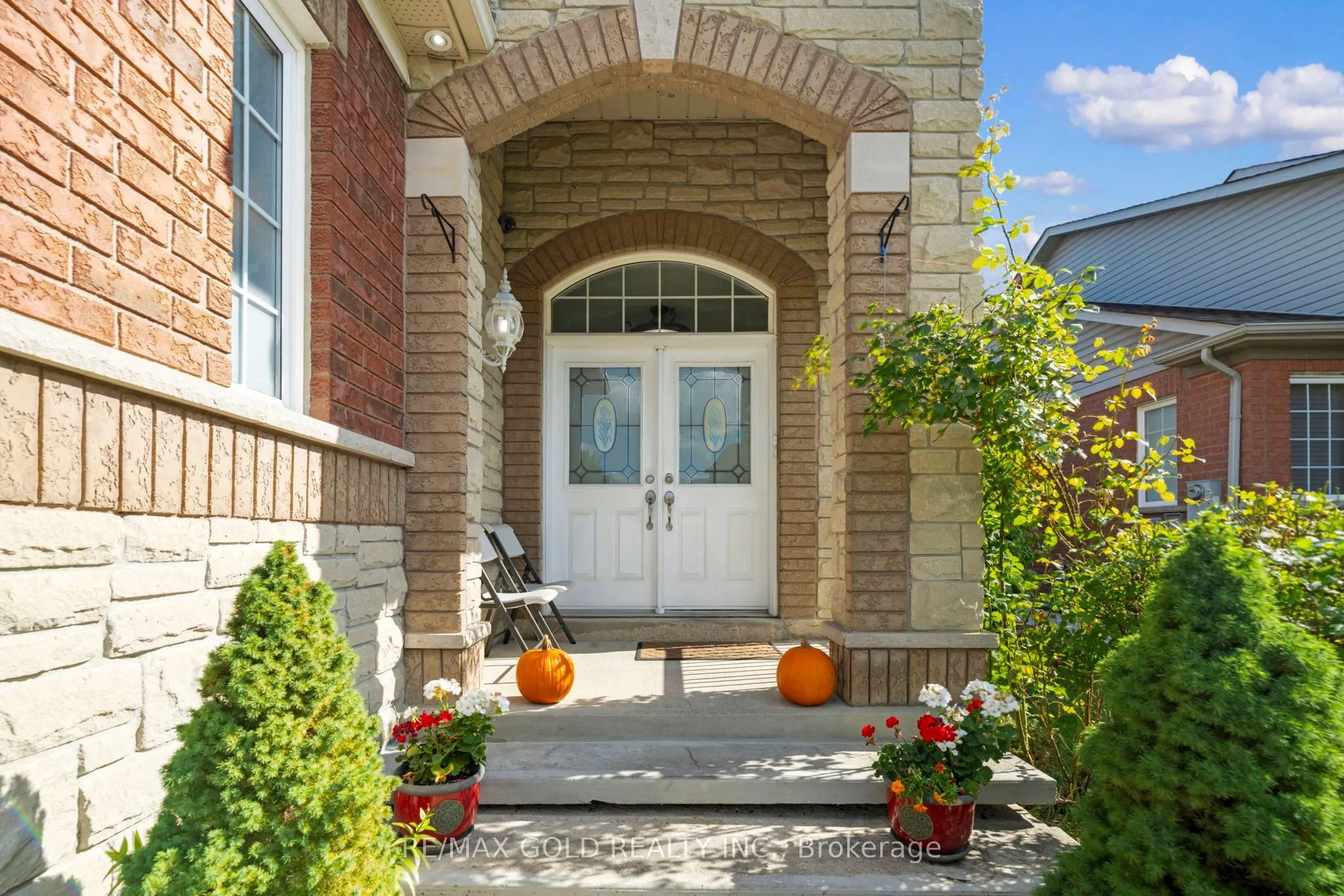 46 Cobblestone Court
