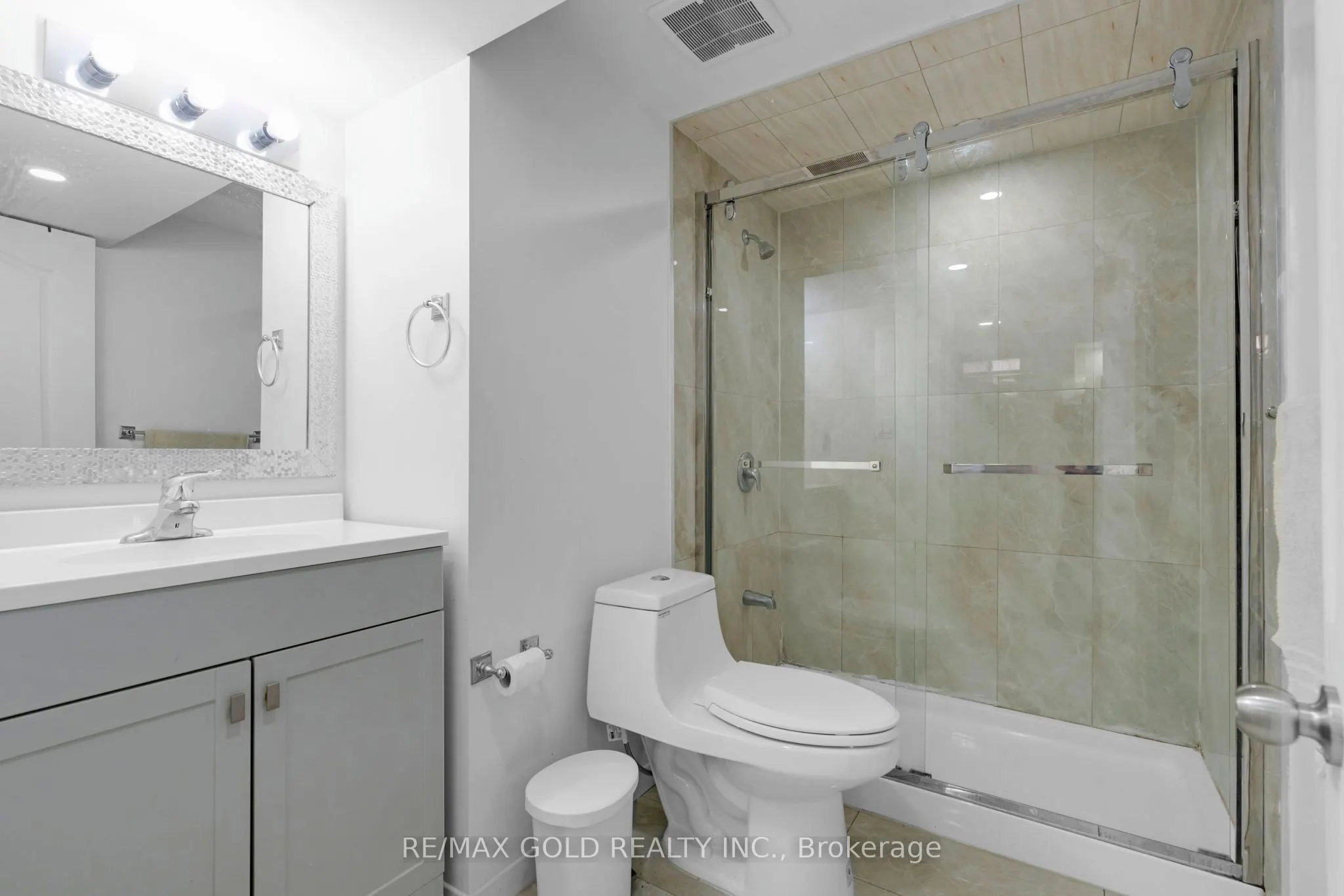 46 Cobblestone Court