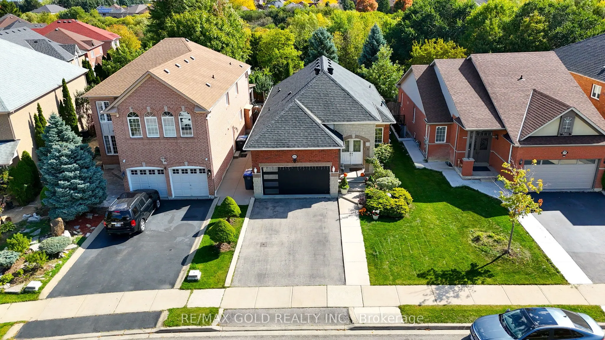46 Cobblestone Court