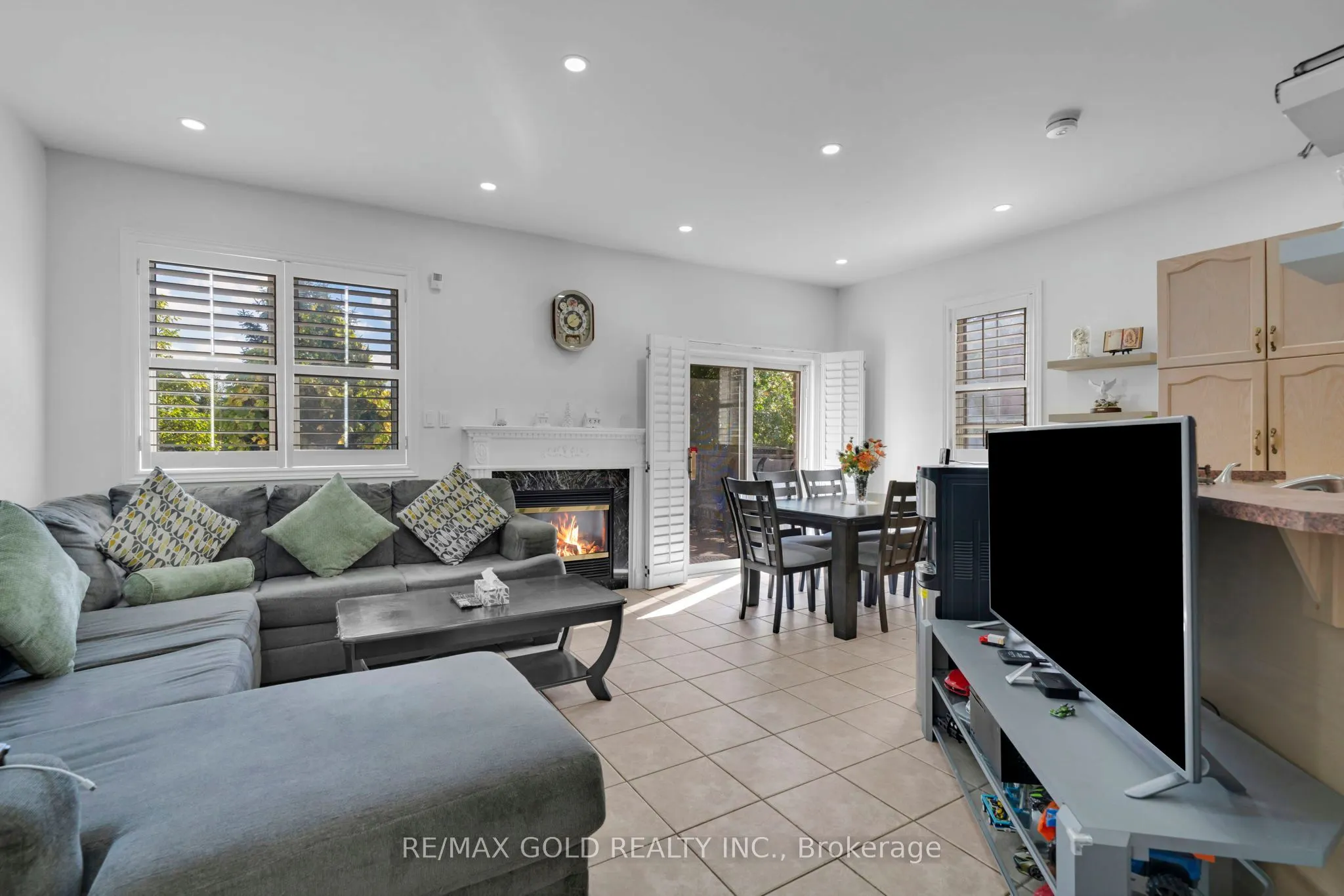 46 Cobblestone Court