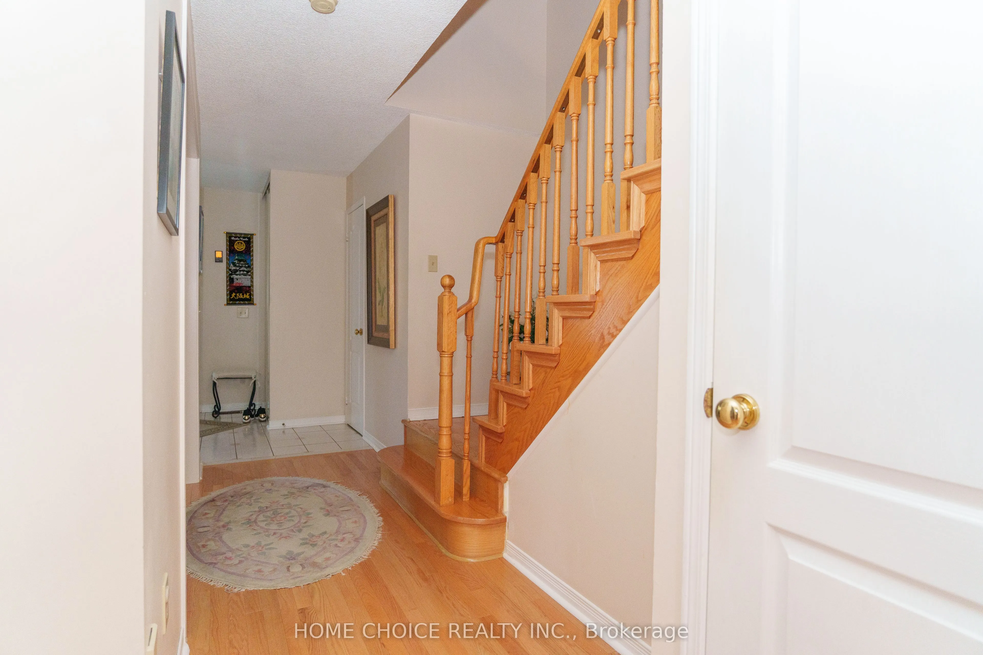 914 Applecroft Circle