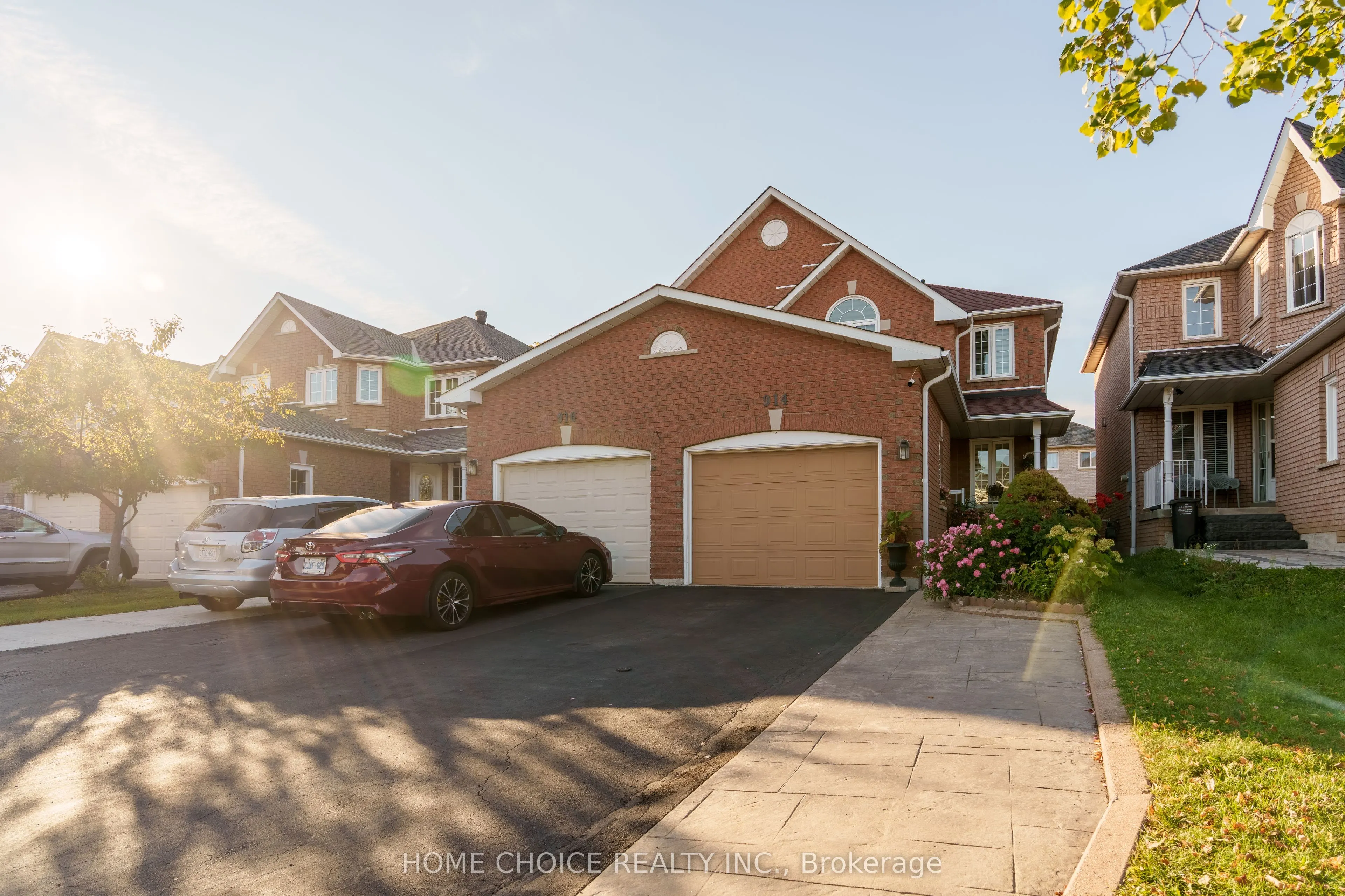 914 Applecroft Circle