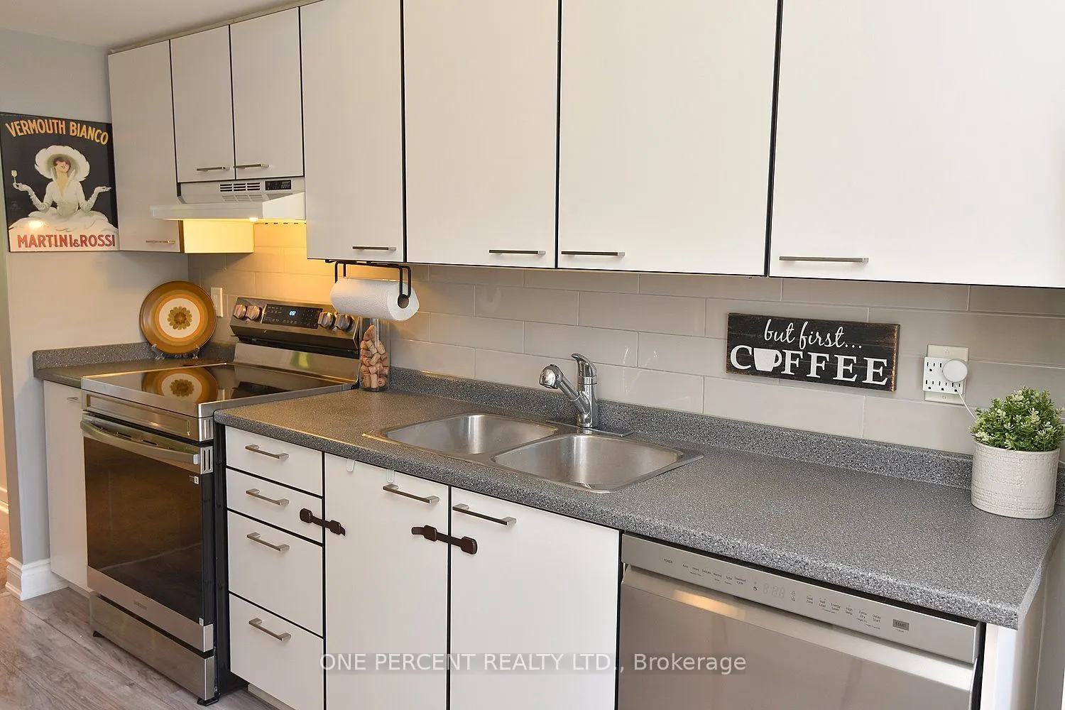 2075 Walkers Line, #203
