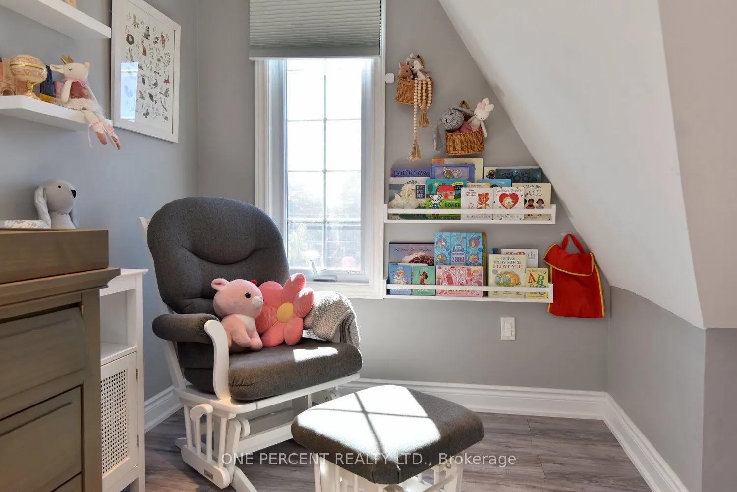 2075 Walkers Line, #203