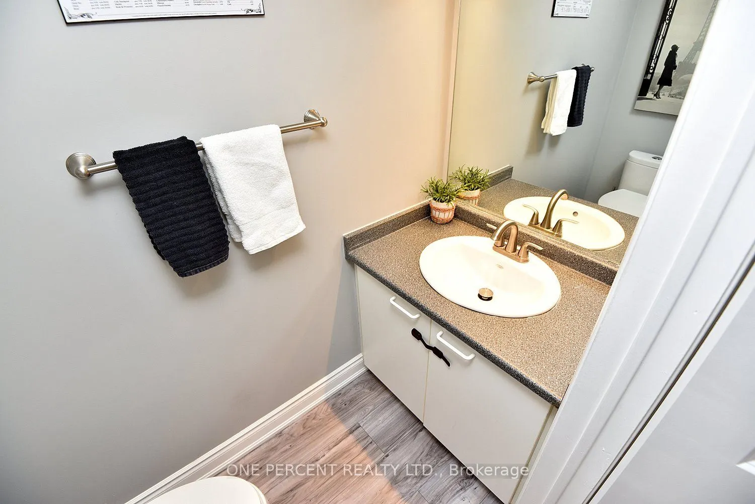 2075 Walkers Line, #203