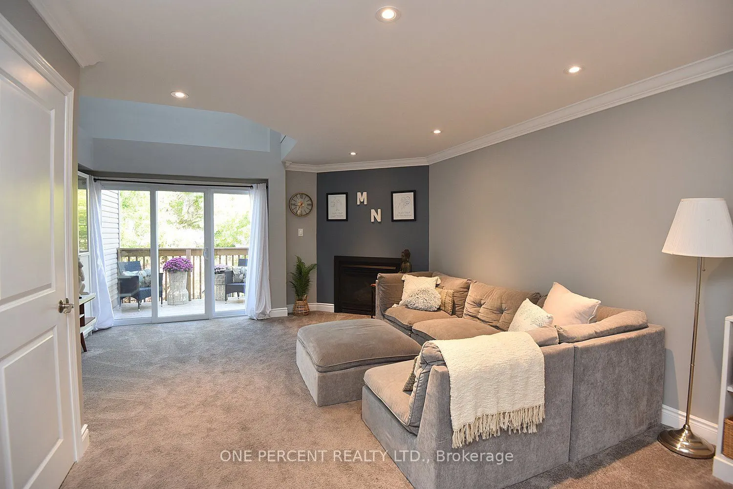 2075 Walkers Line, #203