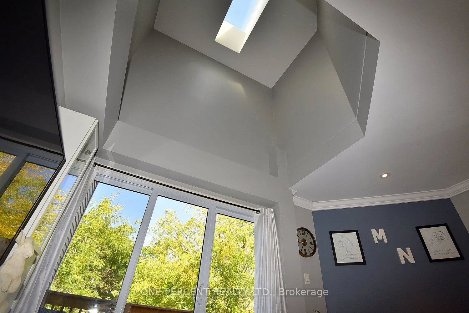 2075 Walkers Line, #203