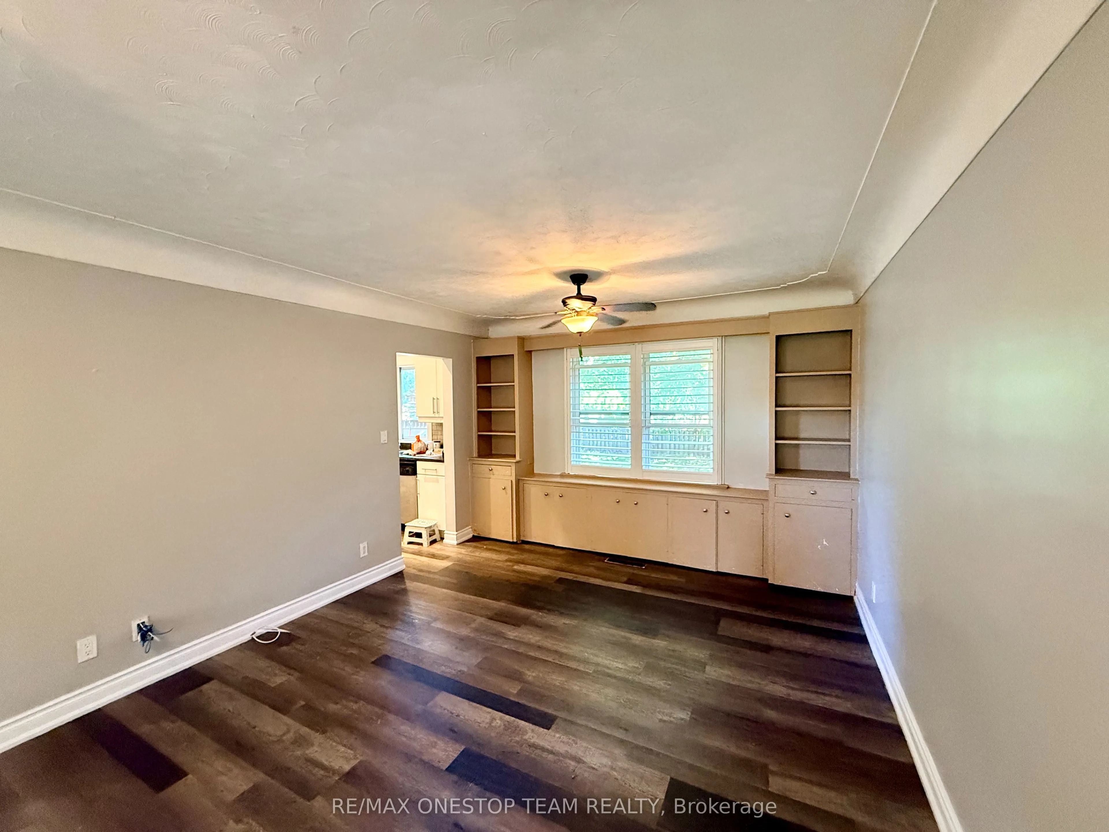 4070 Lorraine Crescent