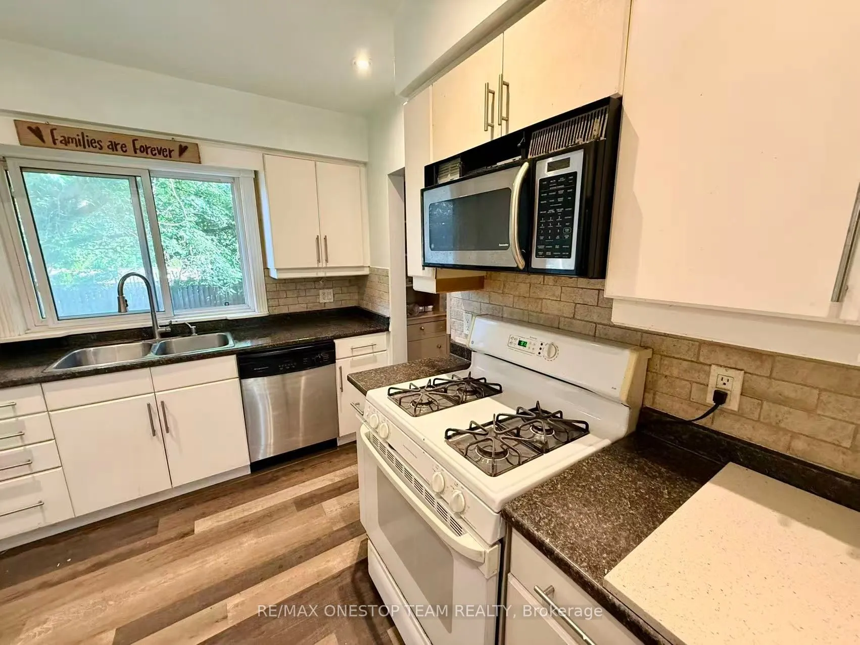 4070 Lorraine Crescent