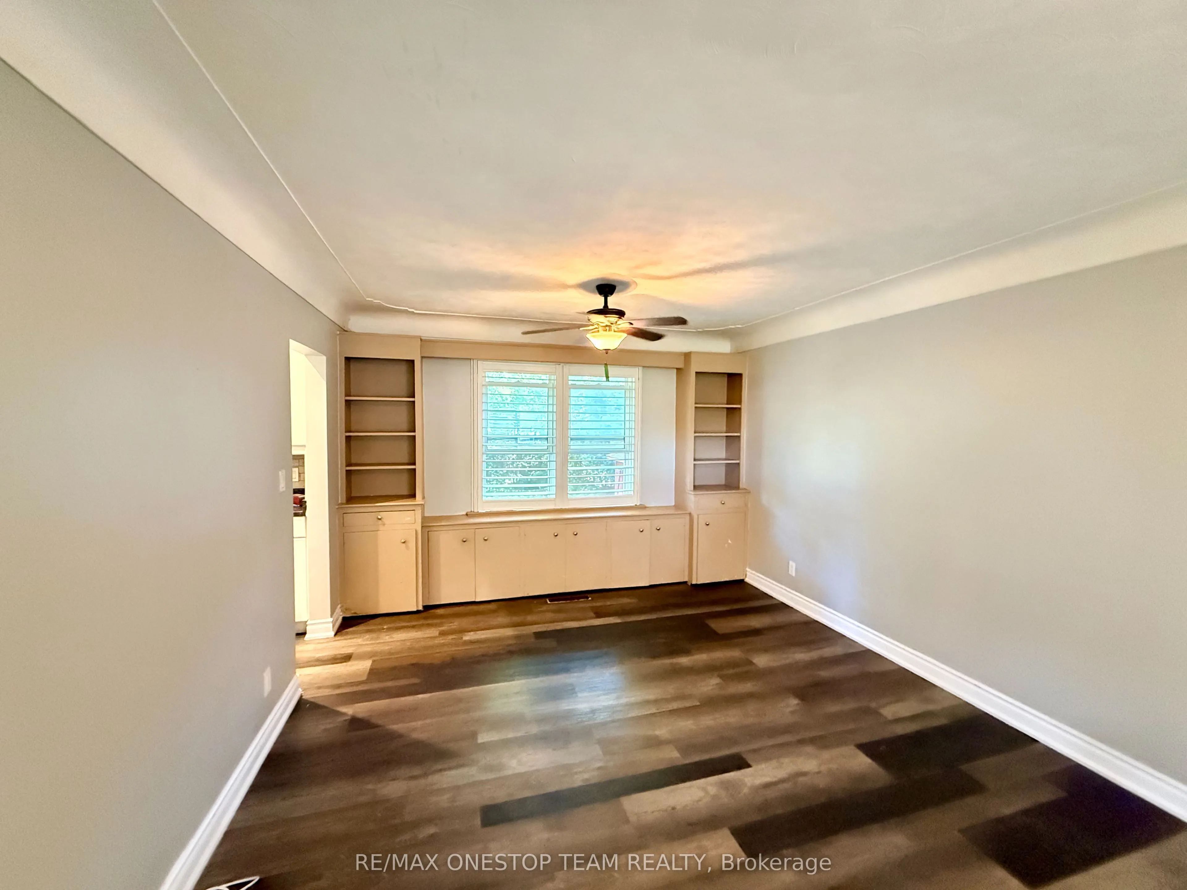 4070 Lorraine Crescent