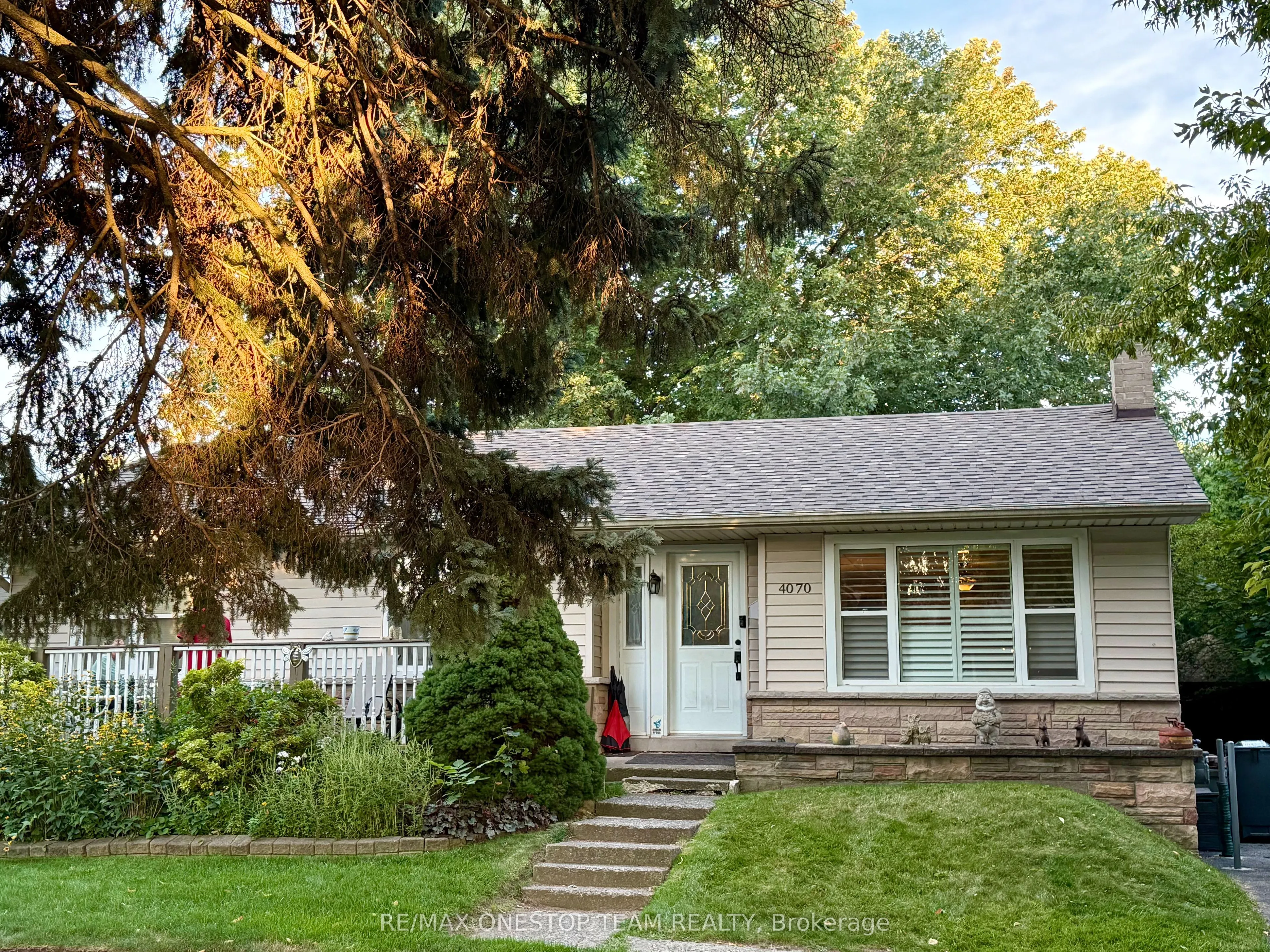 4070 Lorraine Crescent