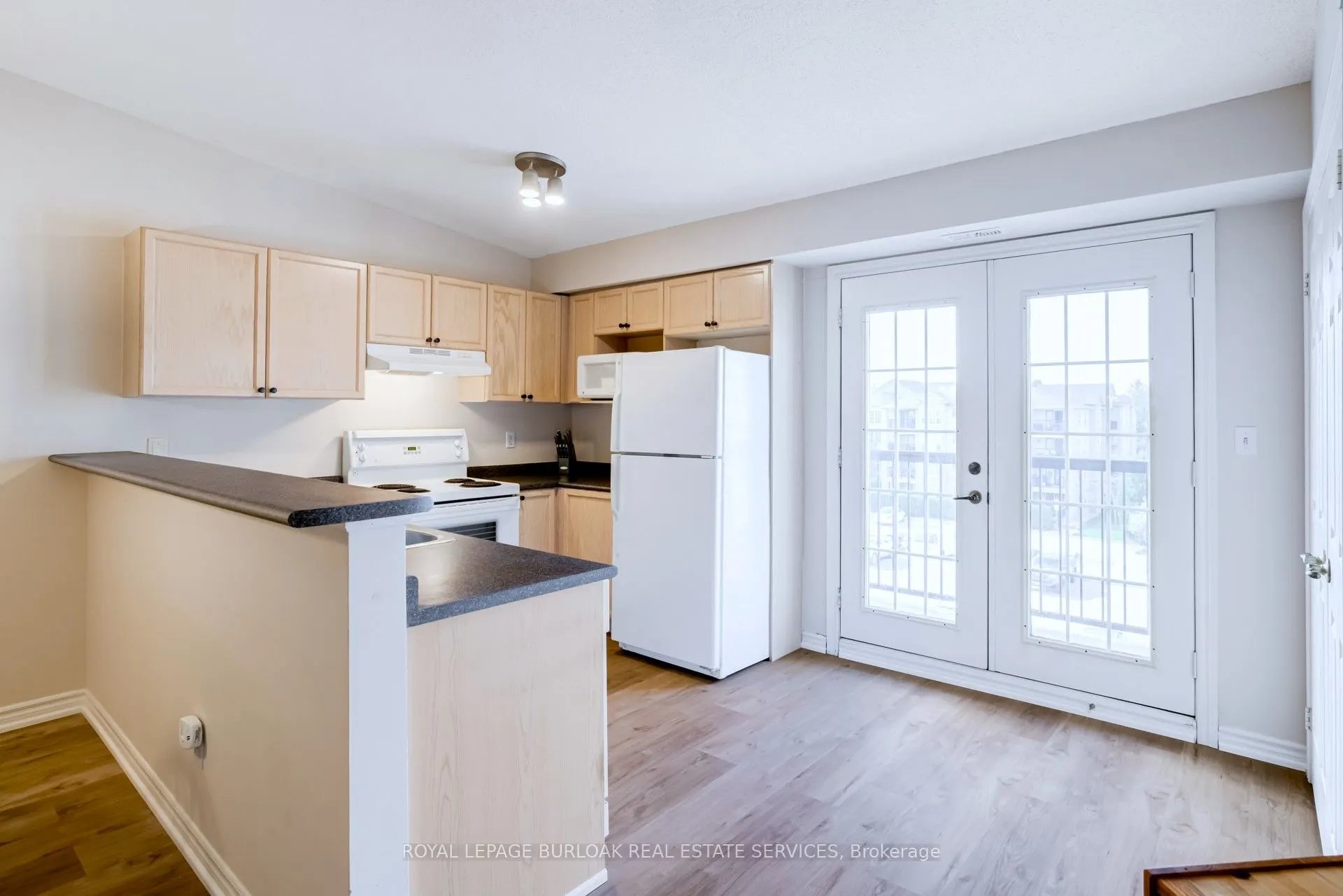 2065 Appleby Line, #402