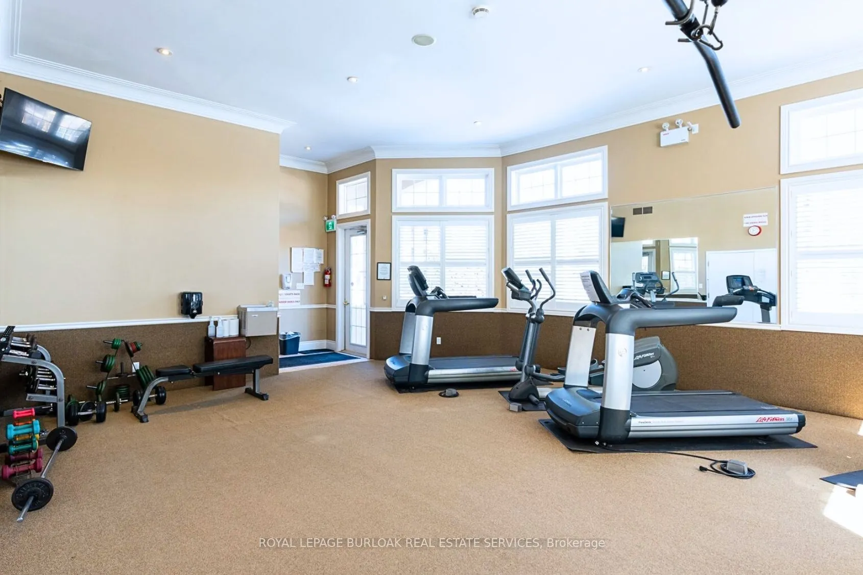 2065 Appleby Line, #402