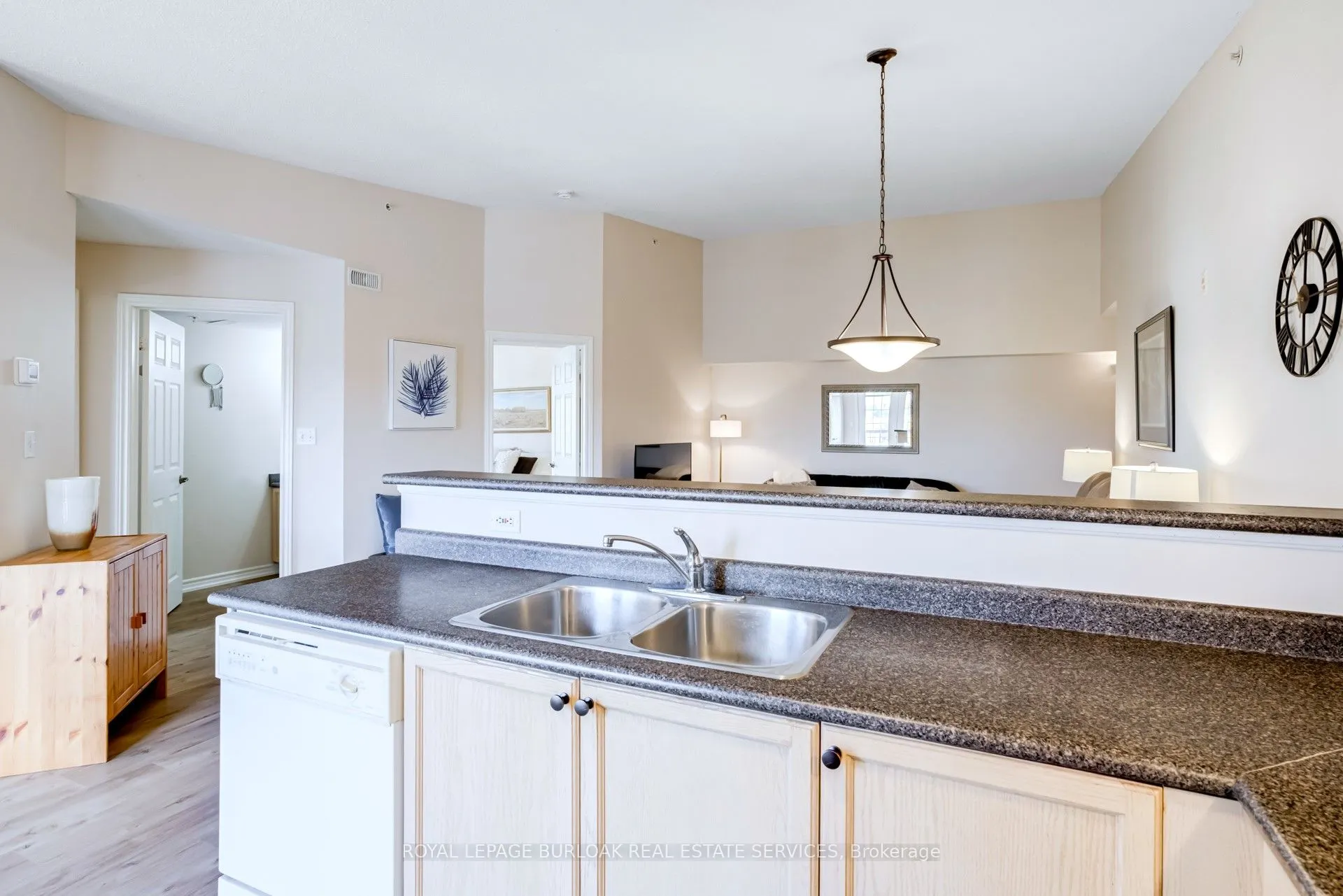 2065 Appleby Line, #402