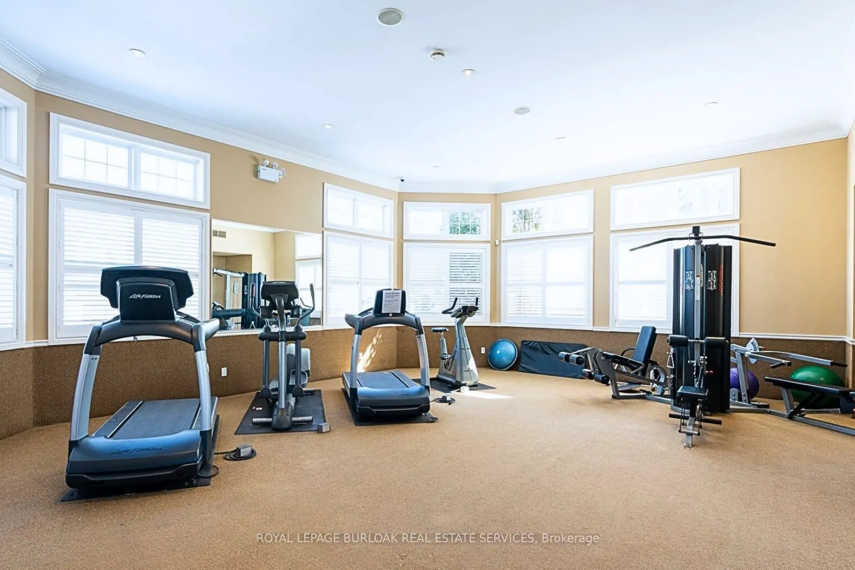 2065 Appleby Line, #402