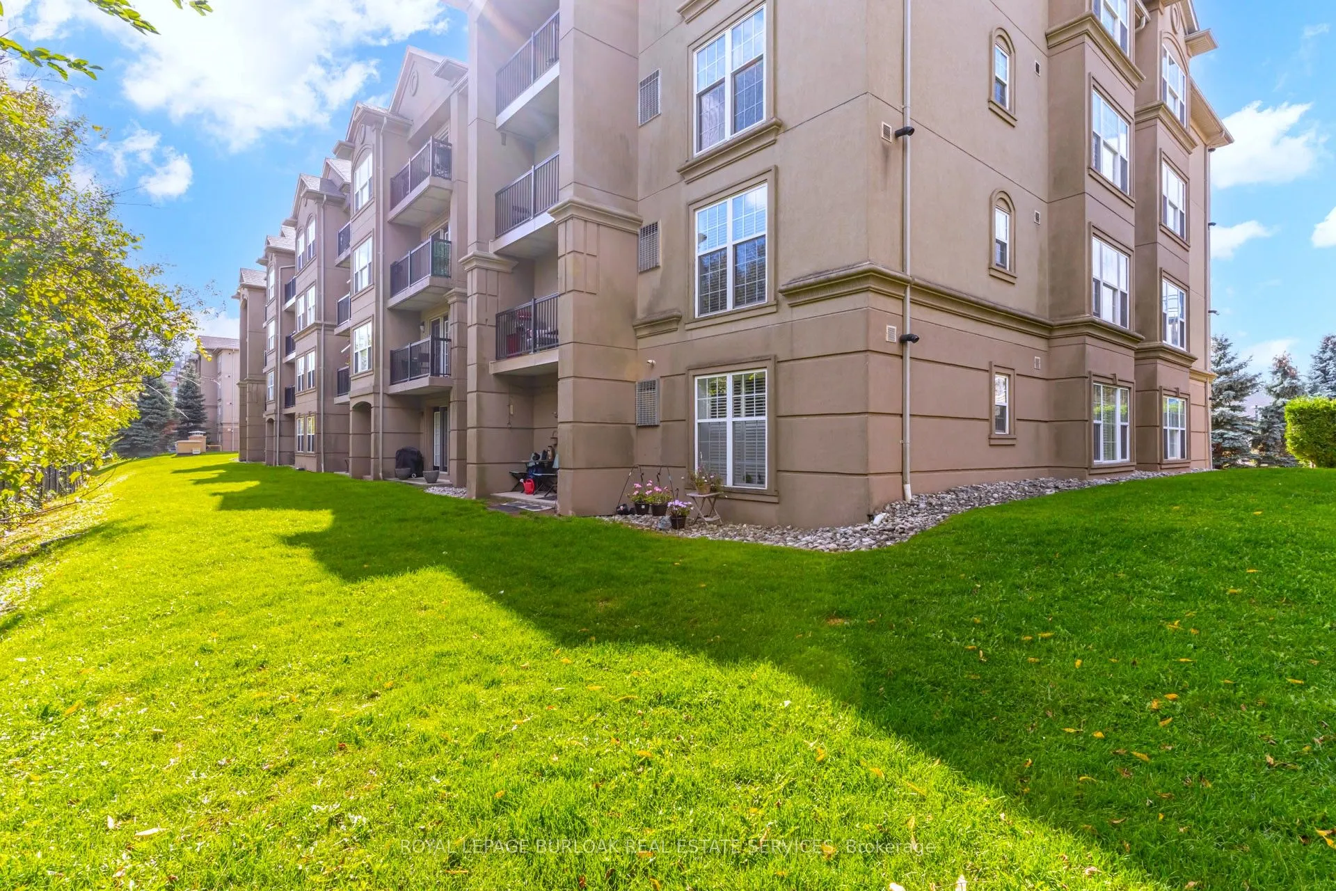 2065 Appleby Line, #402