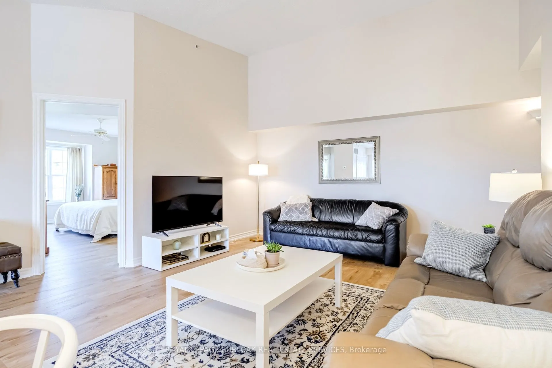 2065 Appleby Line, #402