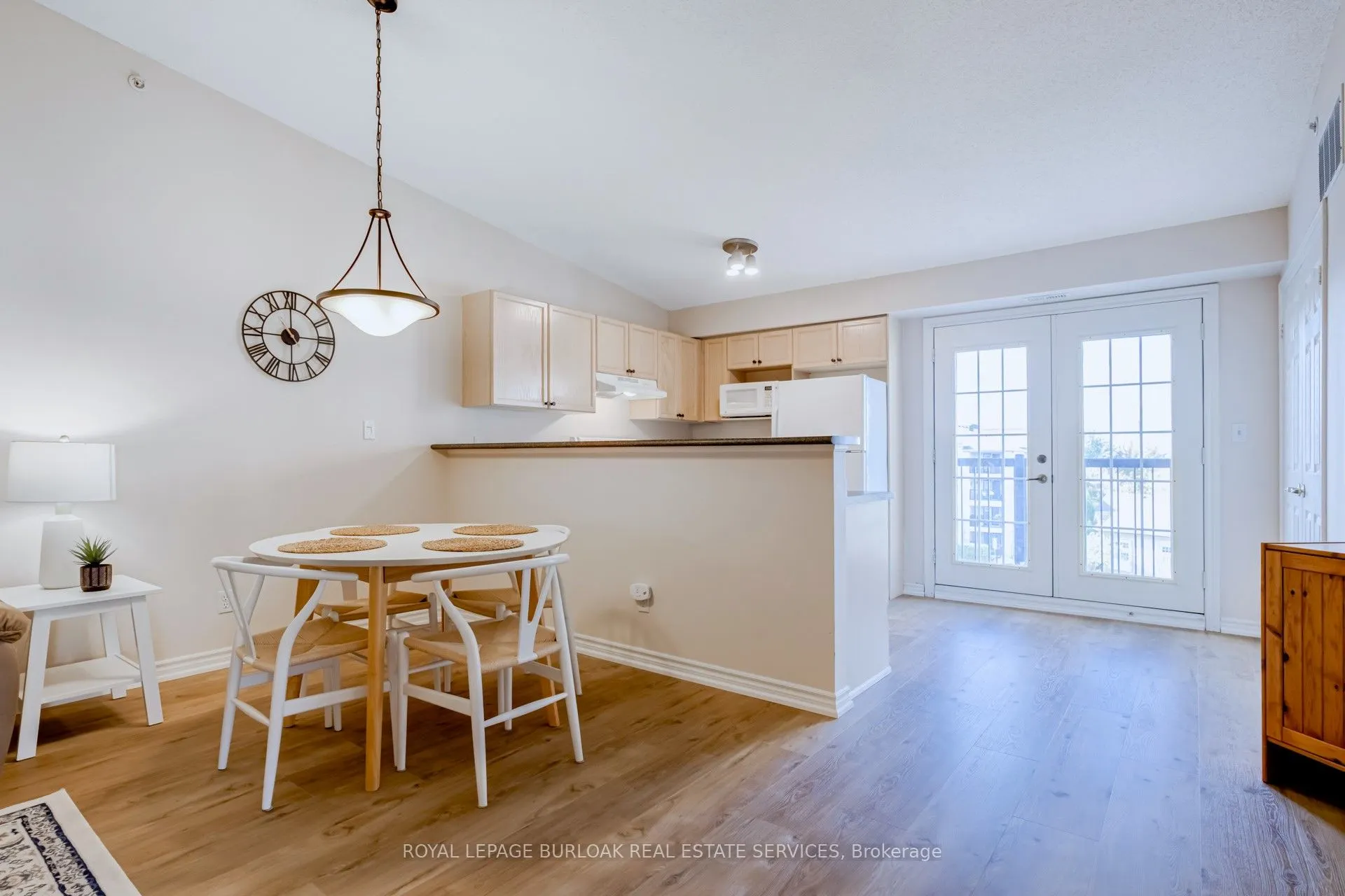 2065 Appleby Line, #402