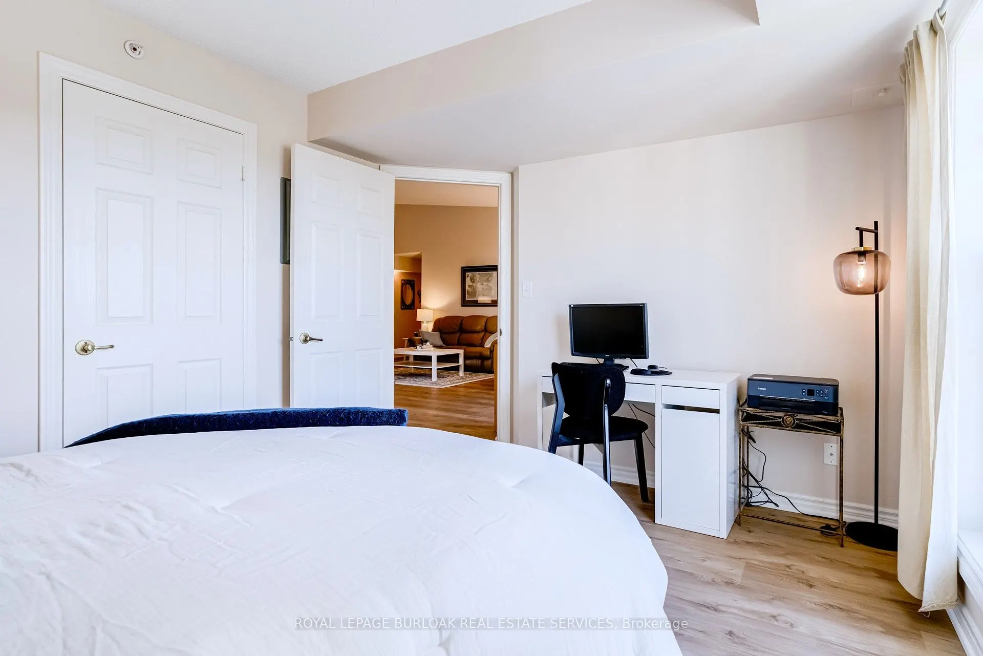 2065 Appleby Line, #402