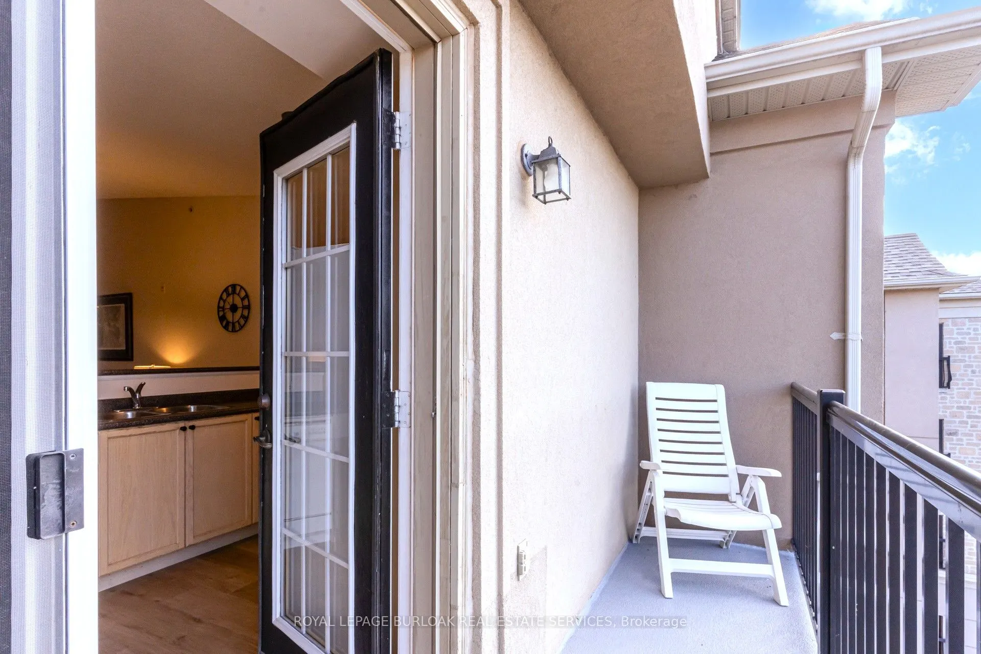 2065 Appleby Line, #402