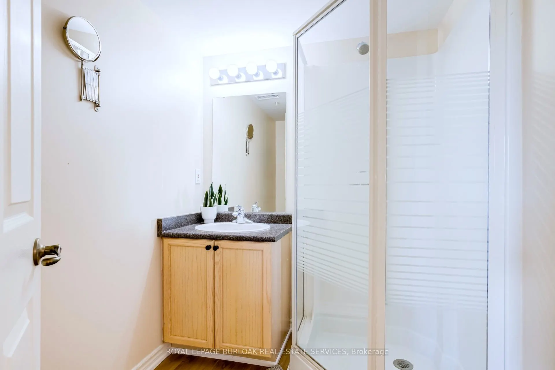 2065 Appleby Line, #402