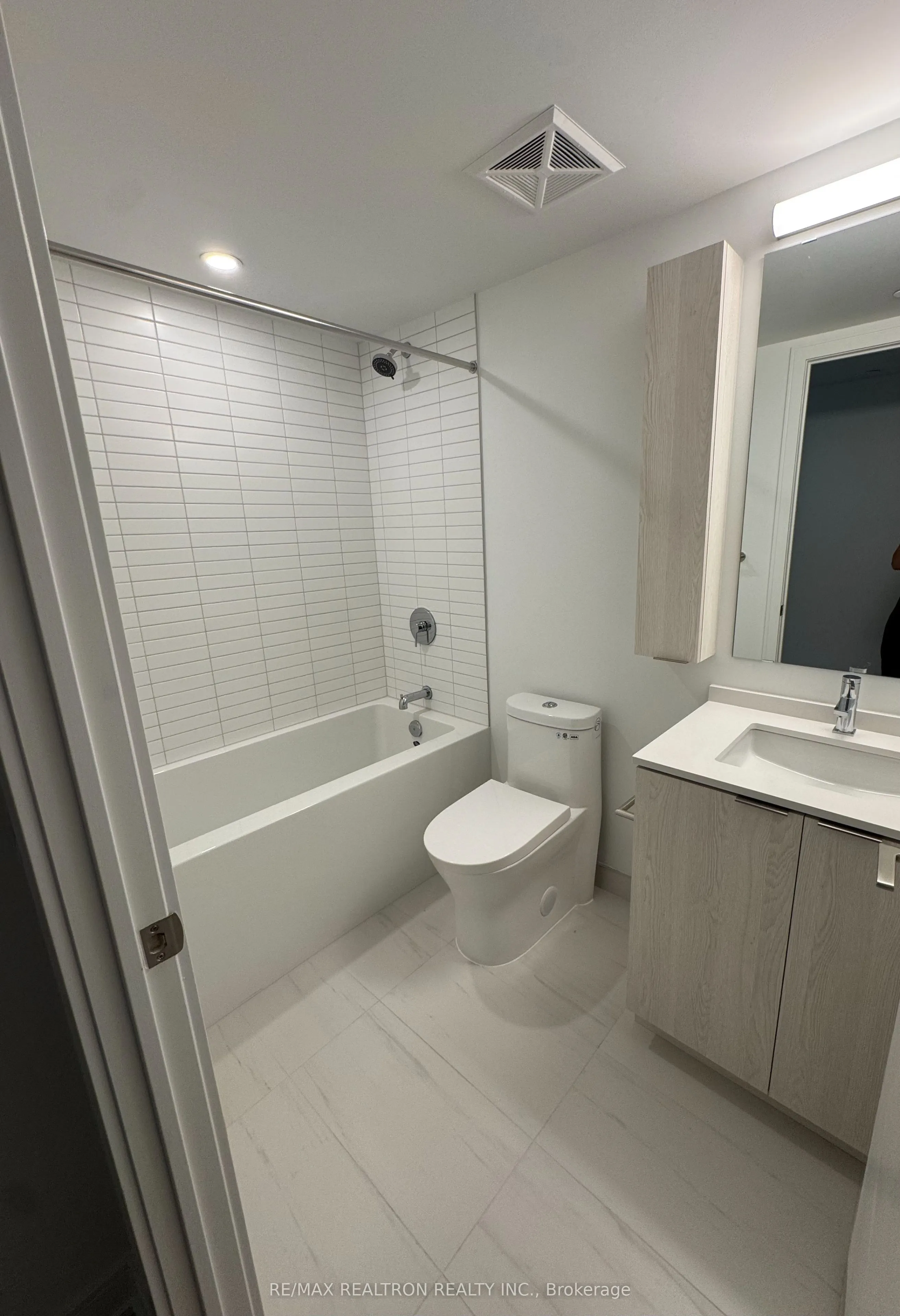 3009 Novar Road, #424