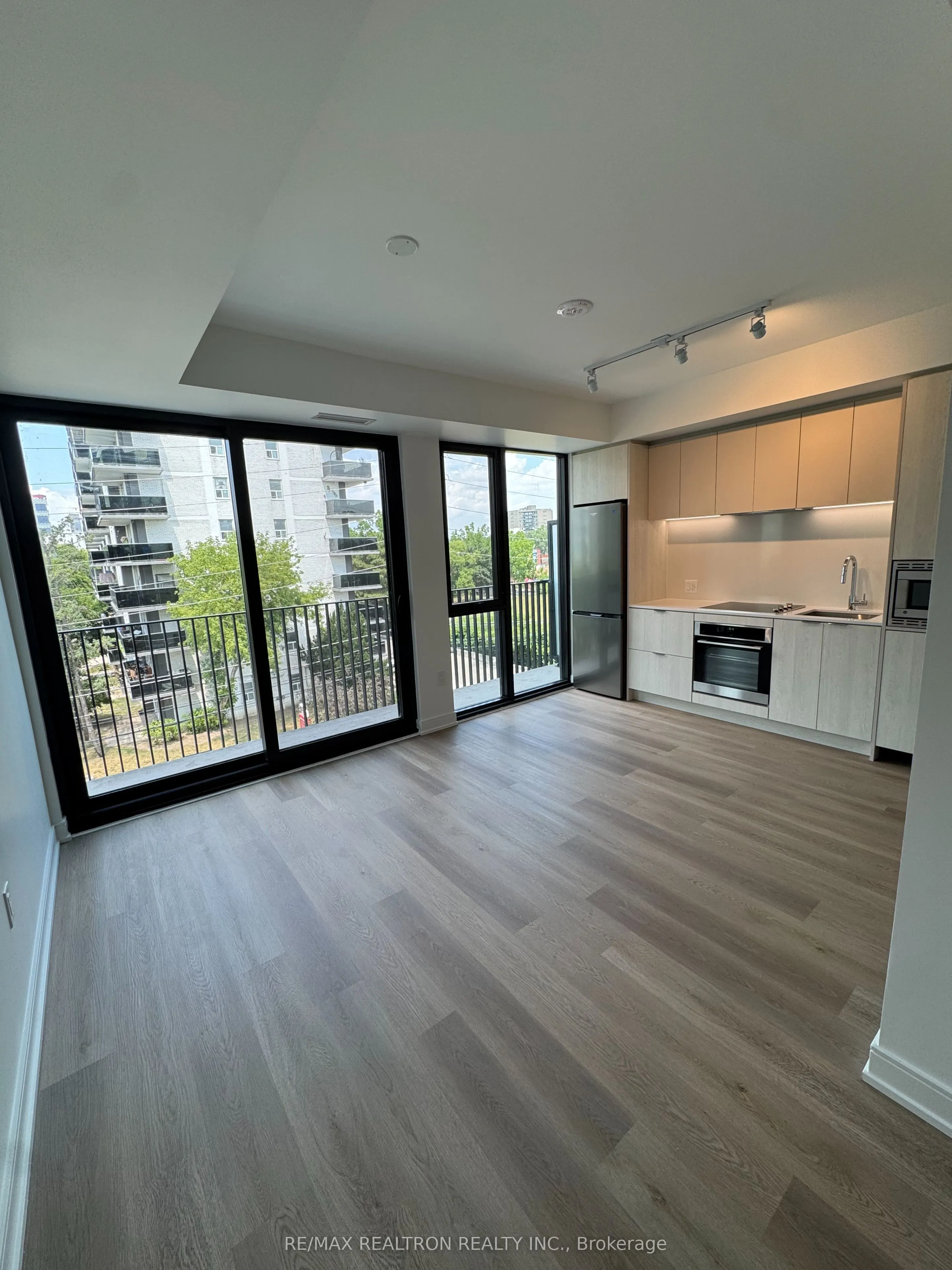 3009 Novar Road, #424