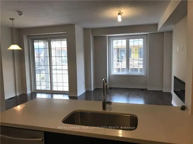380 Cranbrook Common