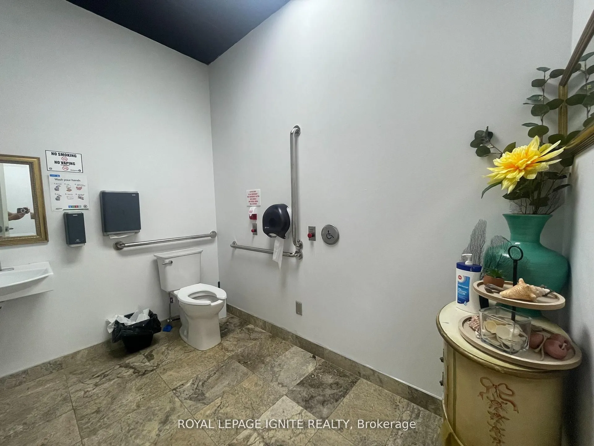1395 Abbeywood Road, #15