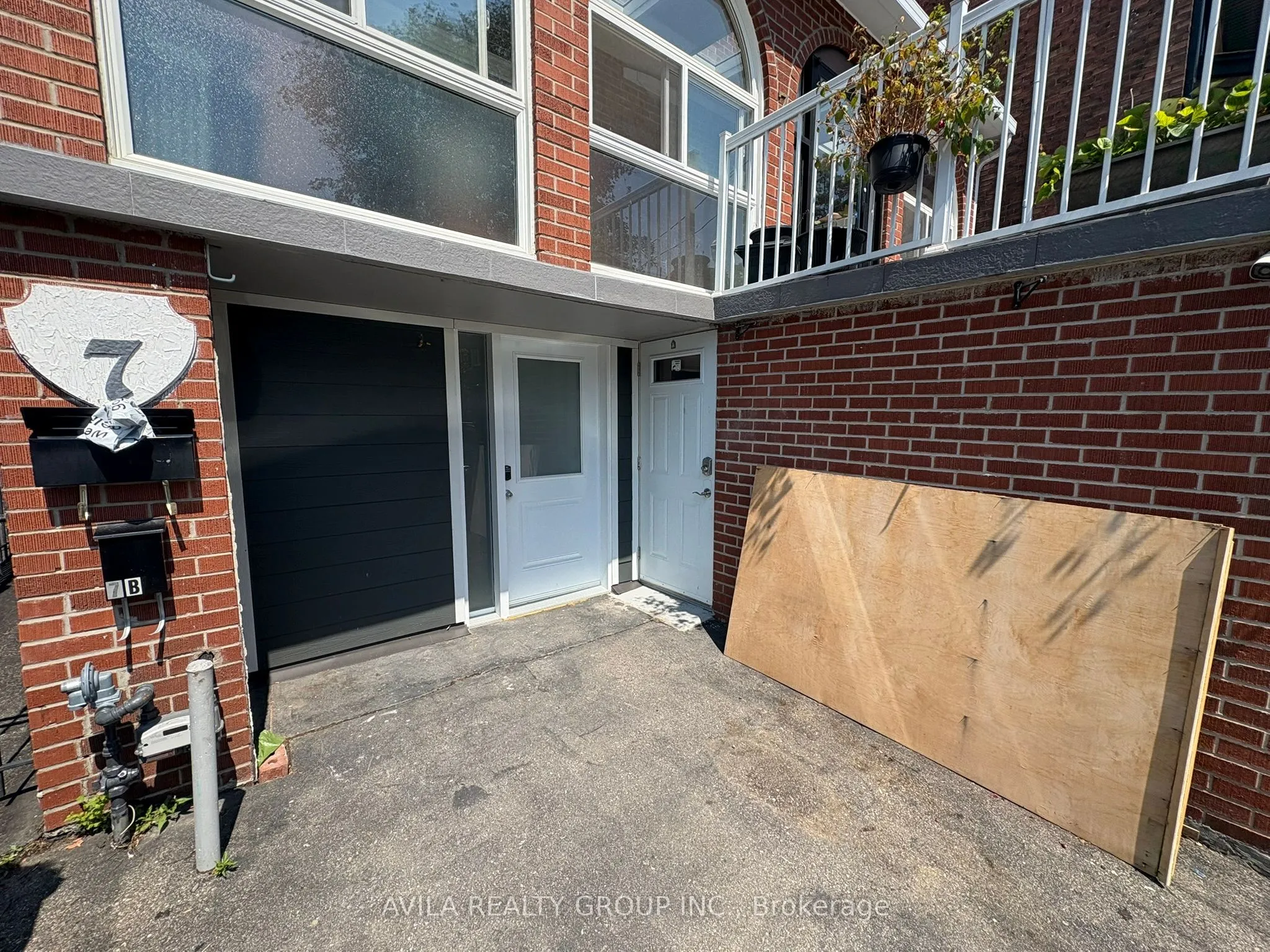 7 Greenlaw Avenue