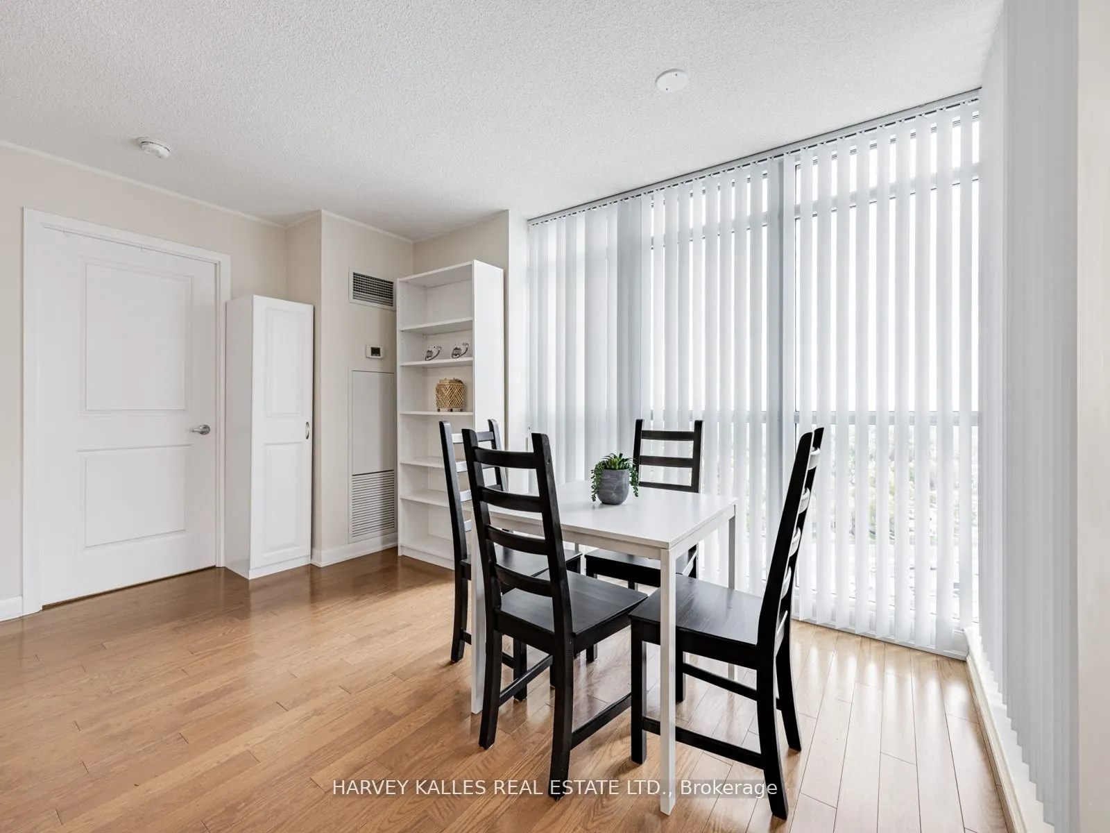205 Sherway Gardens Road, #2010