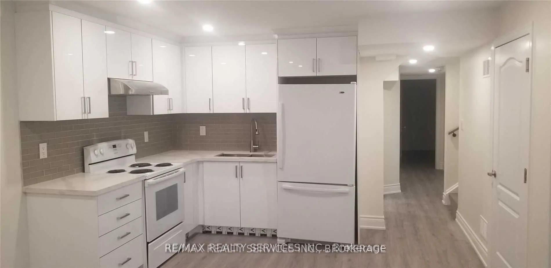 16 Lady Evelyn Crescent, #Lower
