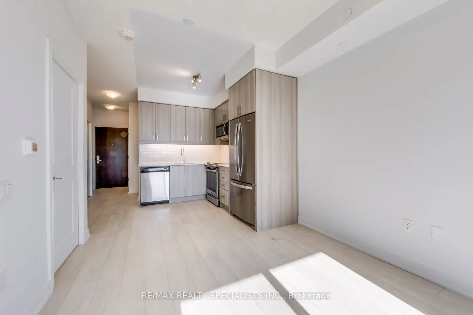 8 Nahani Way, #2419