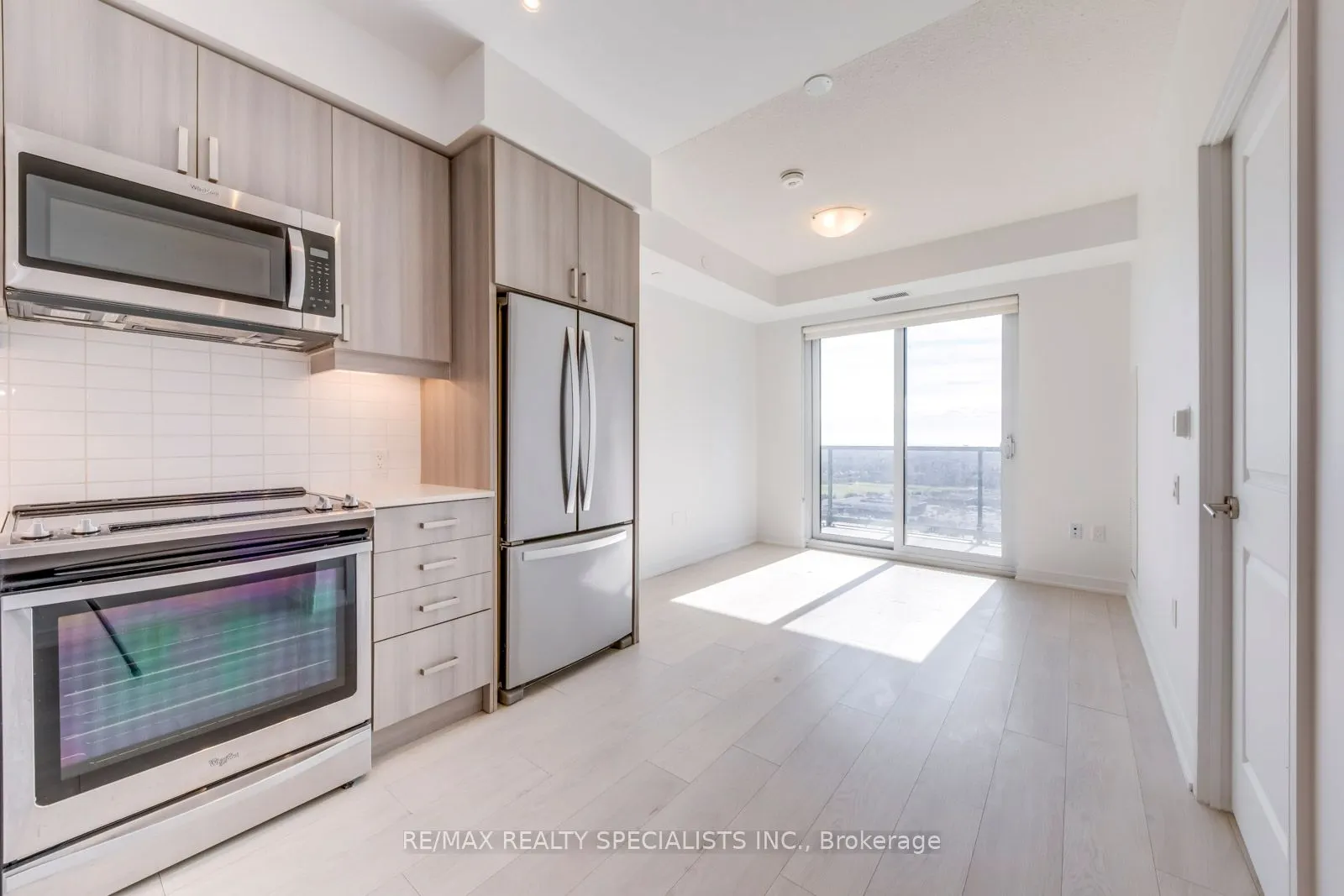 8 Nahani Way, #2419
