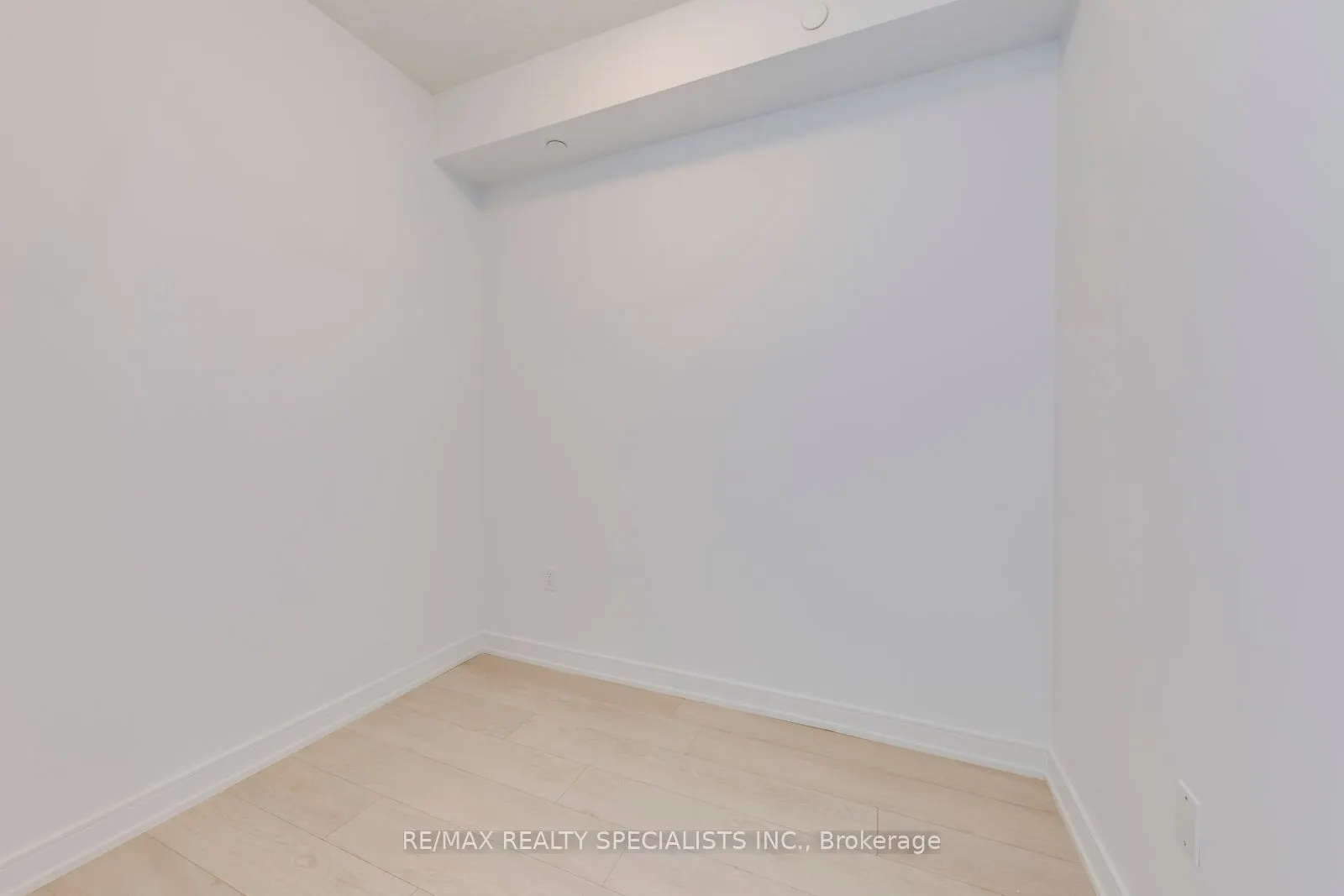 8 Nahani Way, #2419