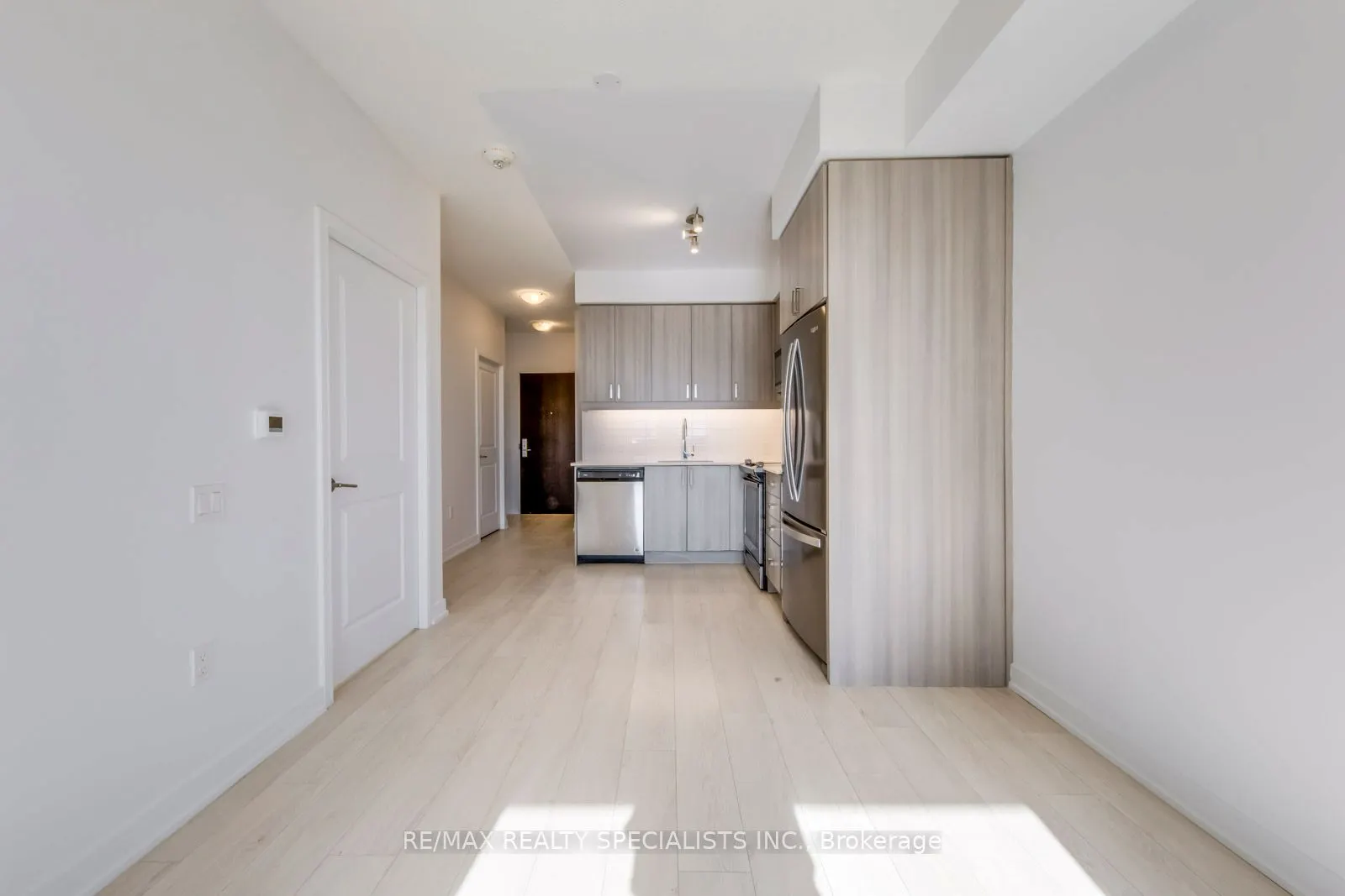 8 Nahani Way, #2419