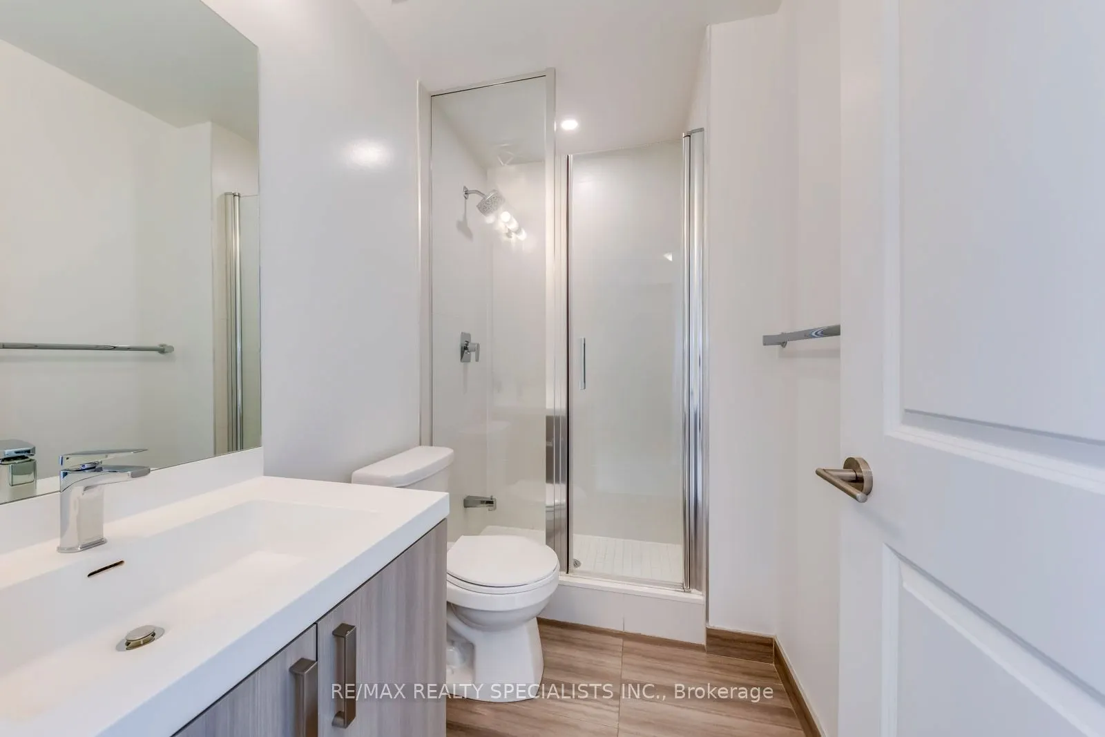 8 Nahani Way, #2419