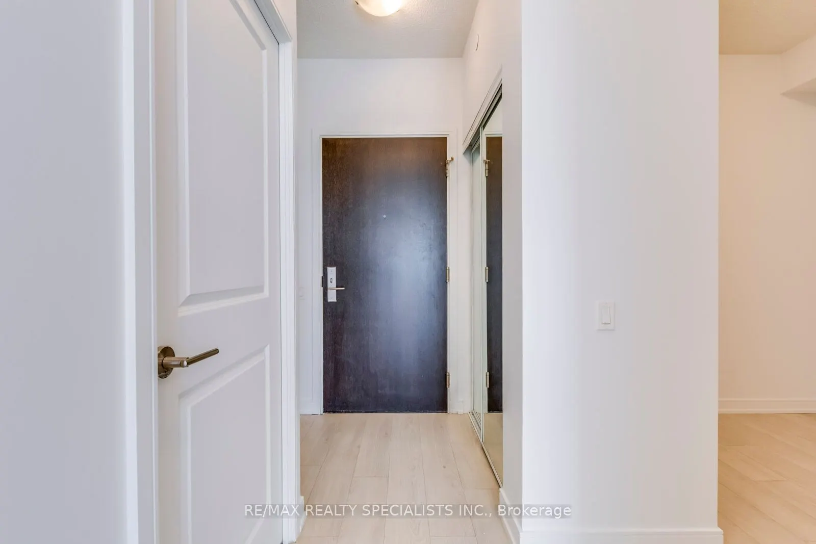 8 Nahani Way, #2419