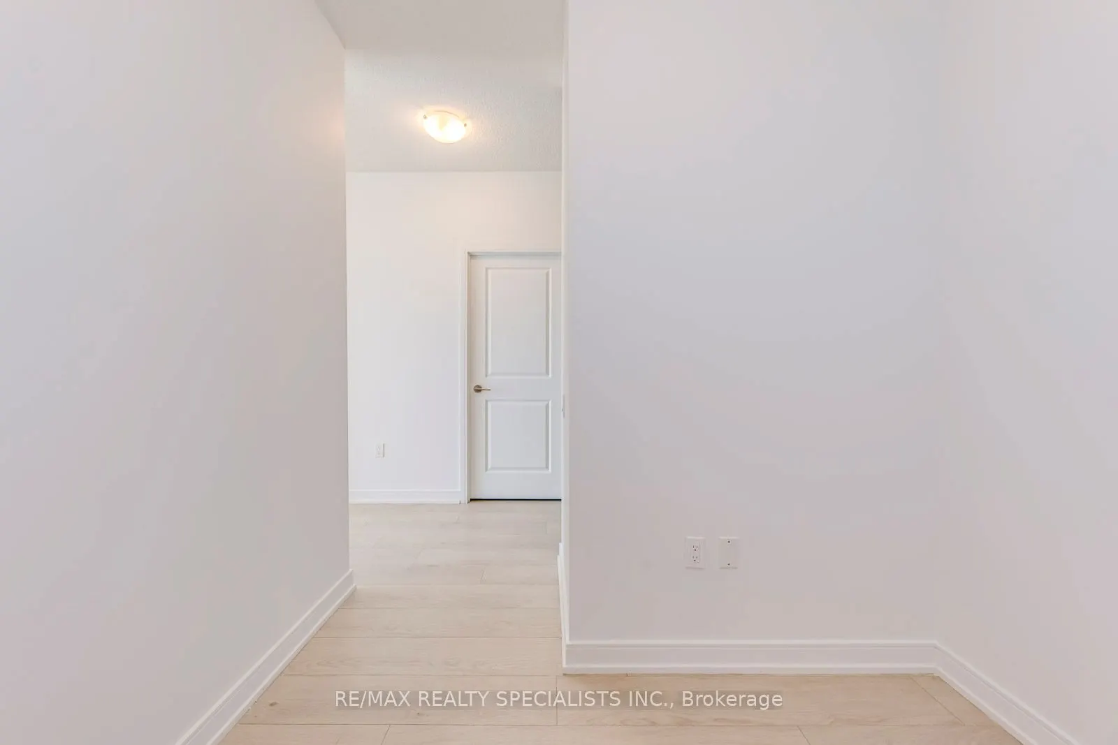 8 Nahani Way, #2419