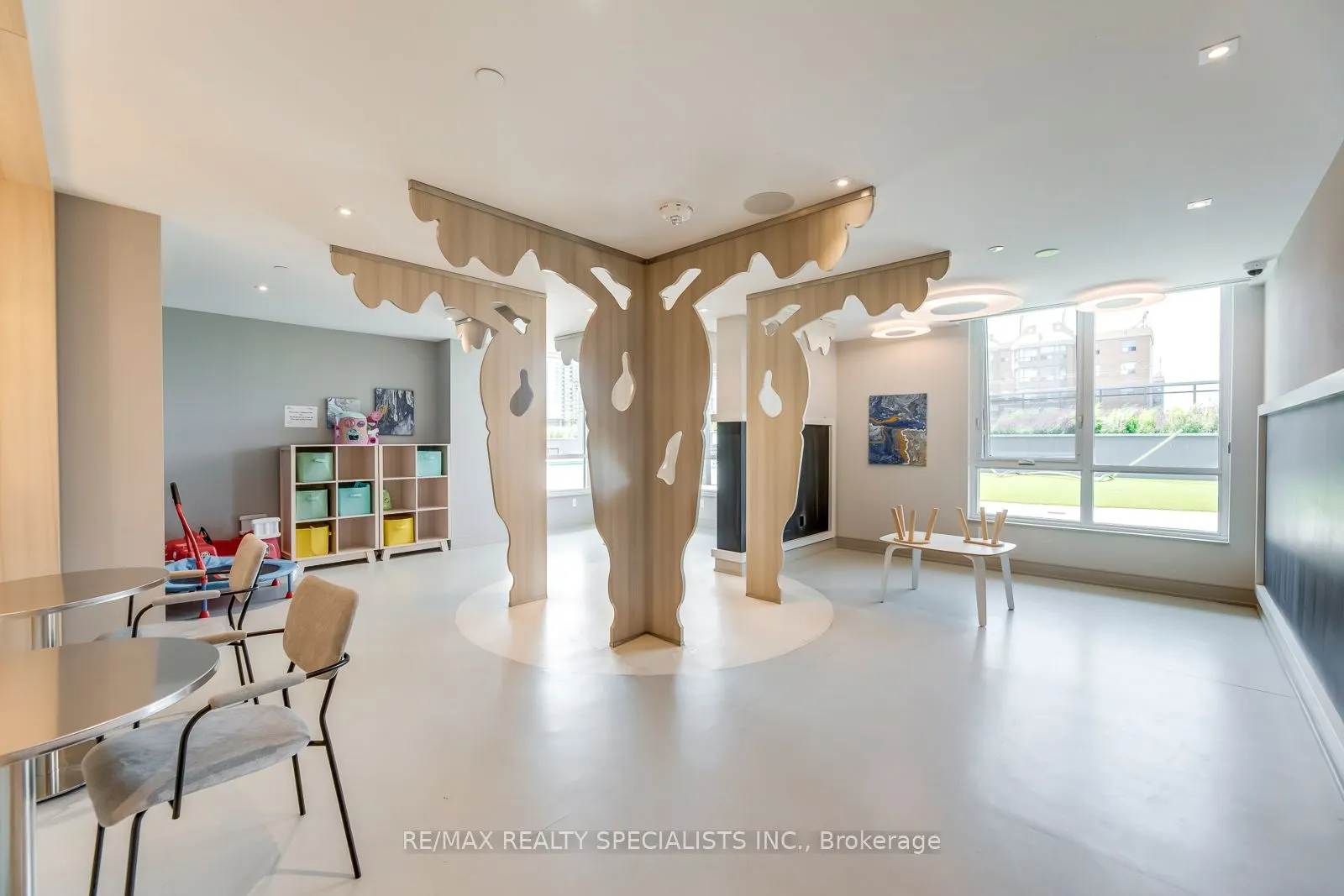 8 Nahani Way, #2419