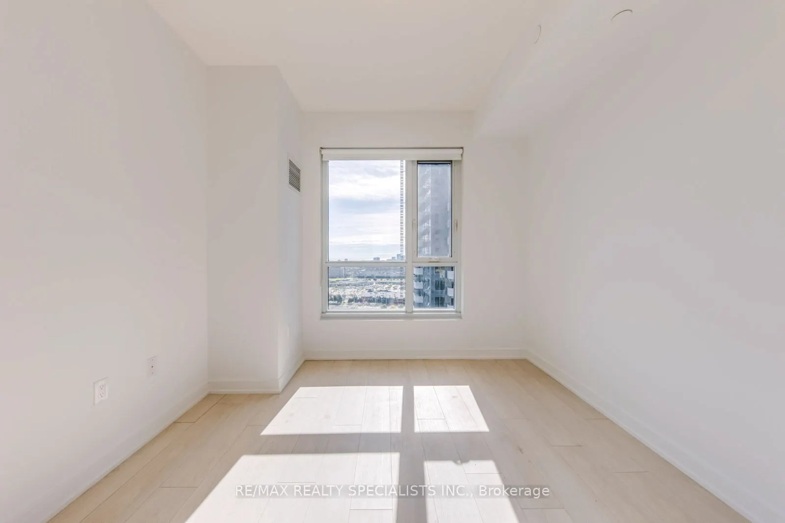 8 Nahani Way, #2419