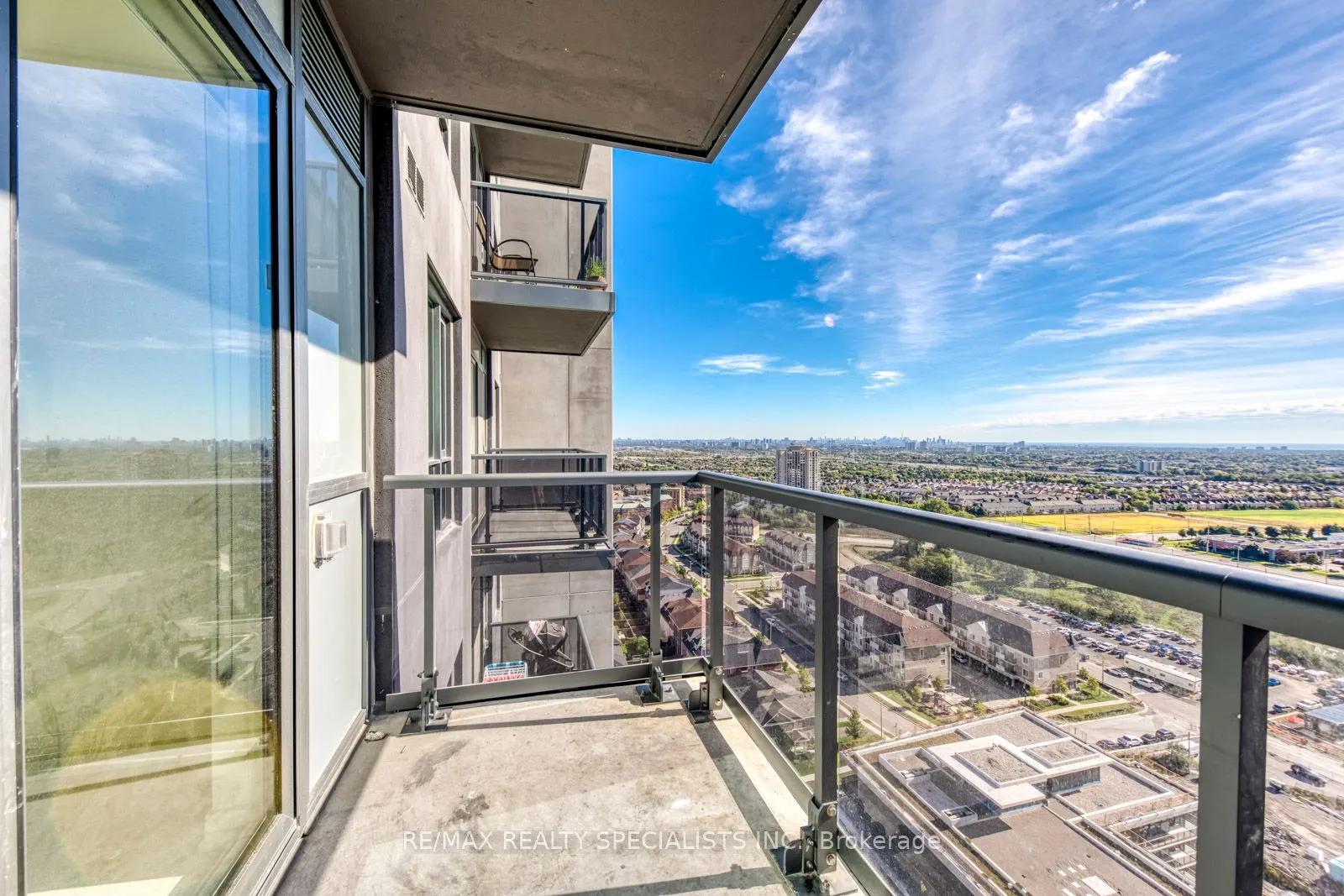 8 Nahani Way, #2419