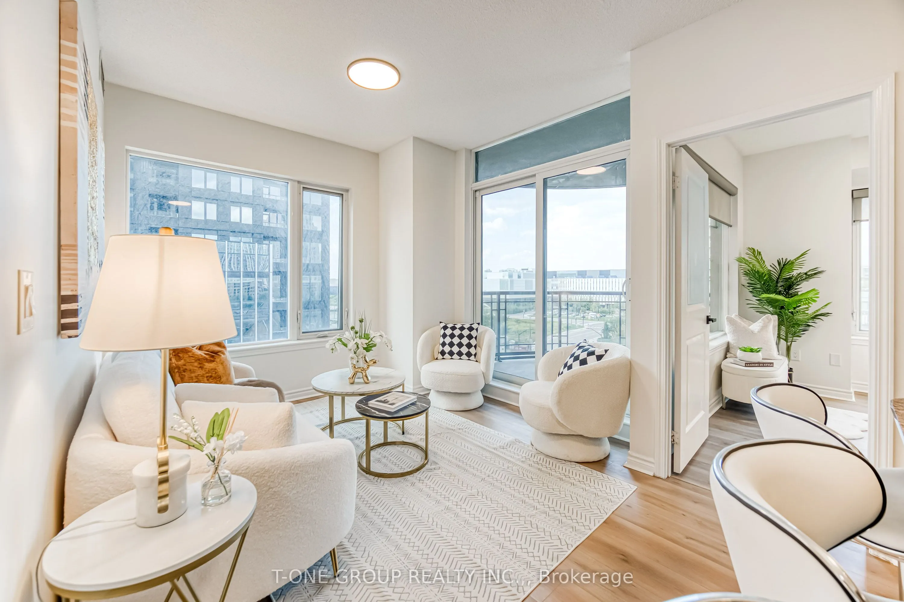 385 Prince Of Wales Drive, #702