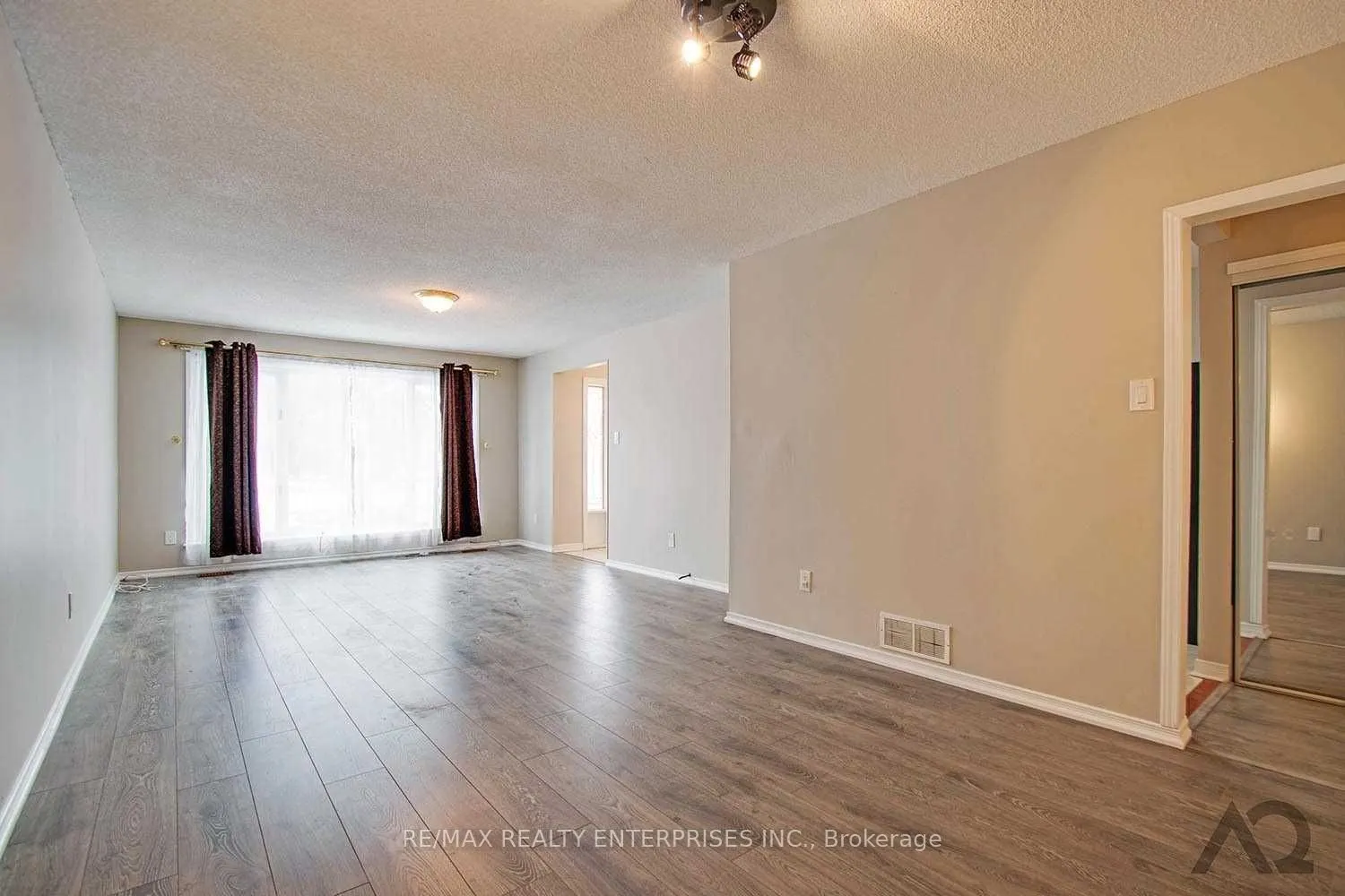 10 Doncaster Drive, #Upper L