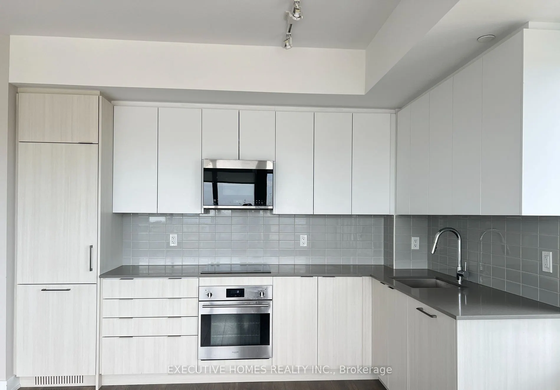 2481 Taunton Road, #708